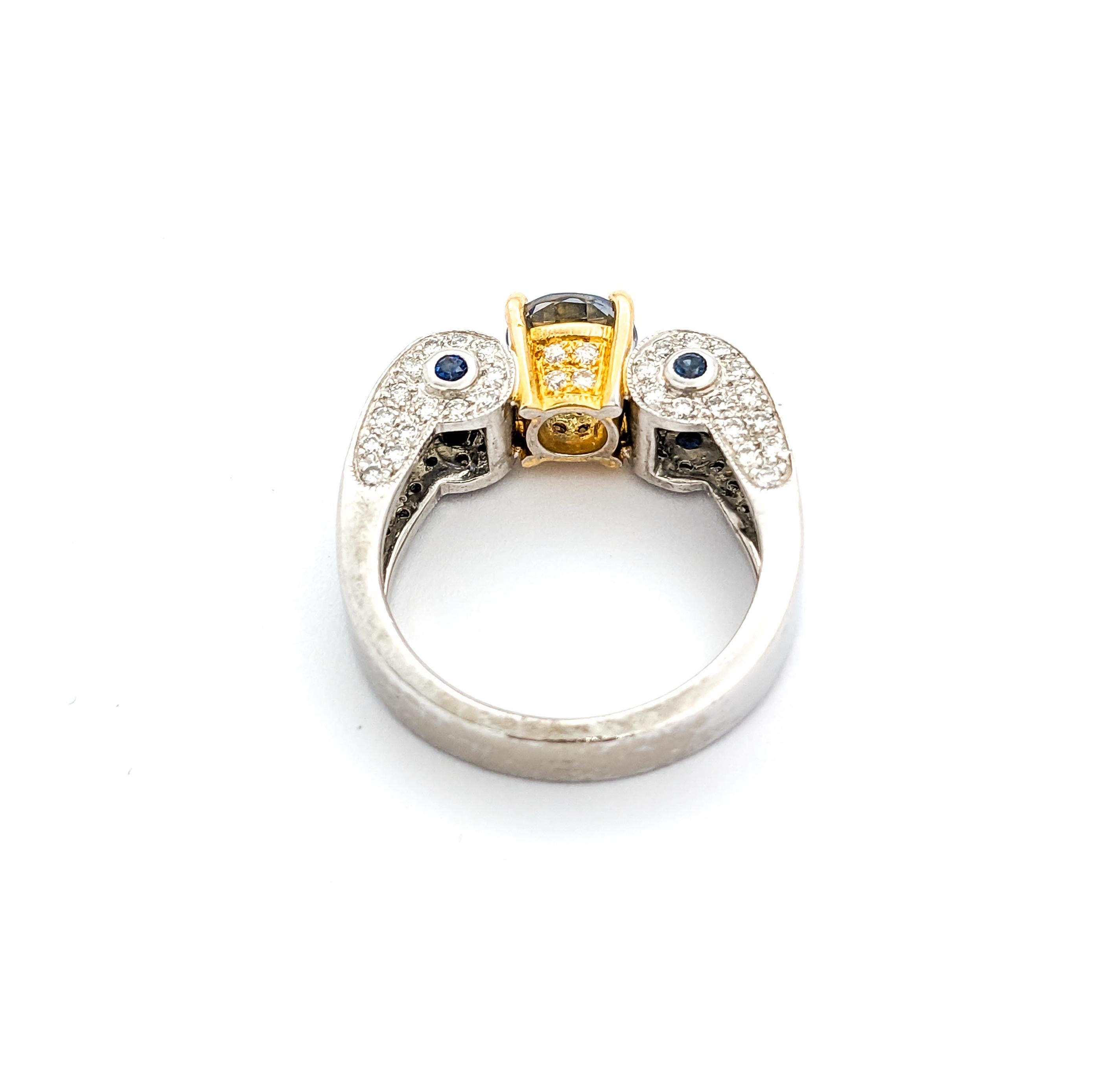 Modern Sapphire & Diamond Ring - 18K Gold For Sale 5