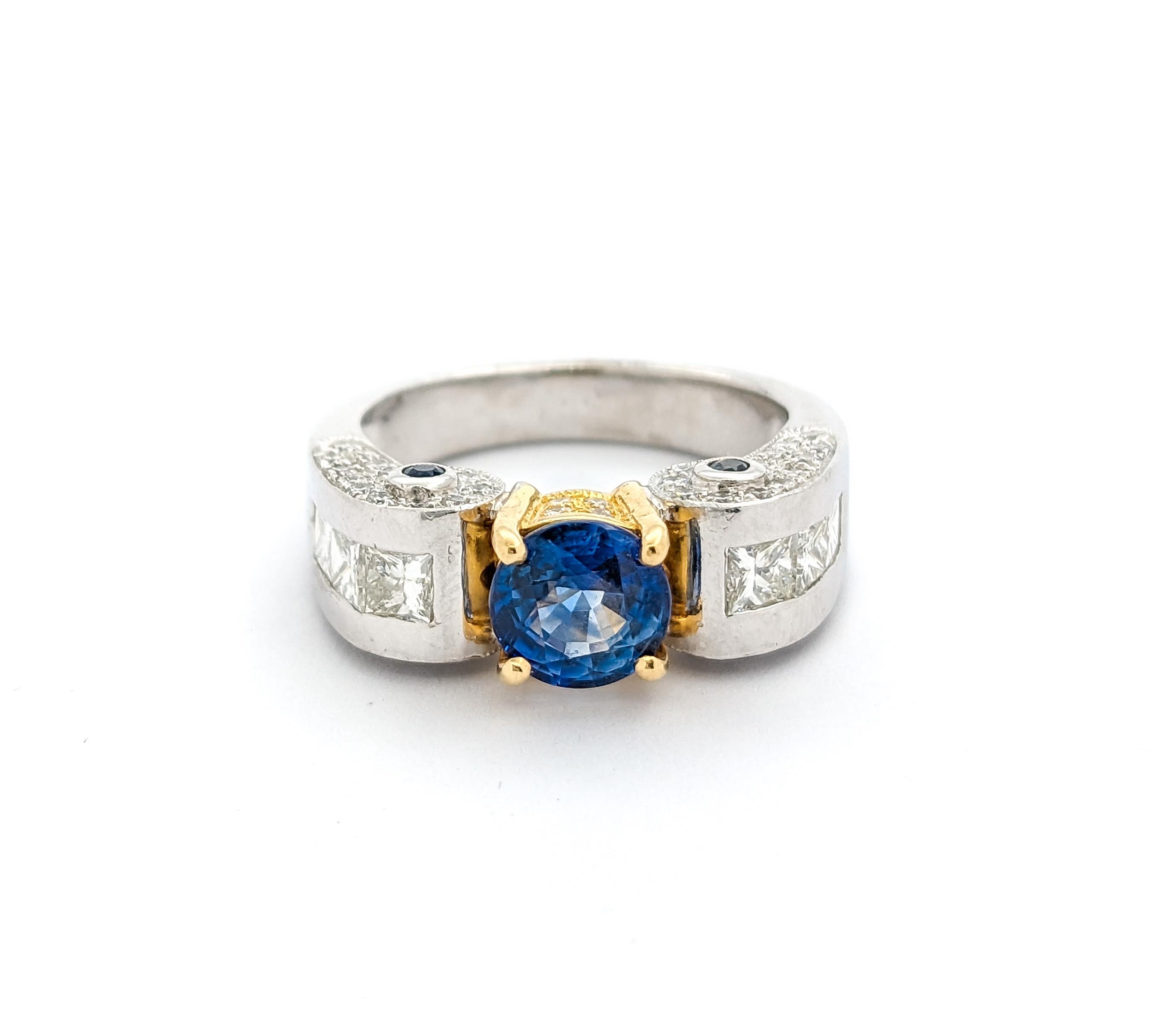 Modern Sapphire & Diamond Ring - 18K Gold For Sale 7