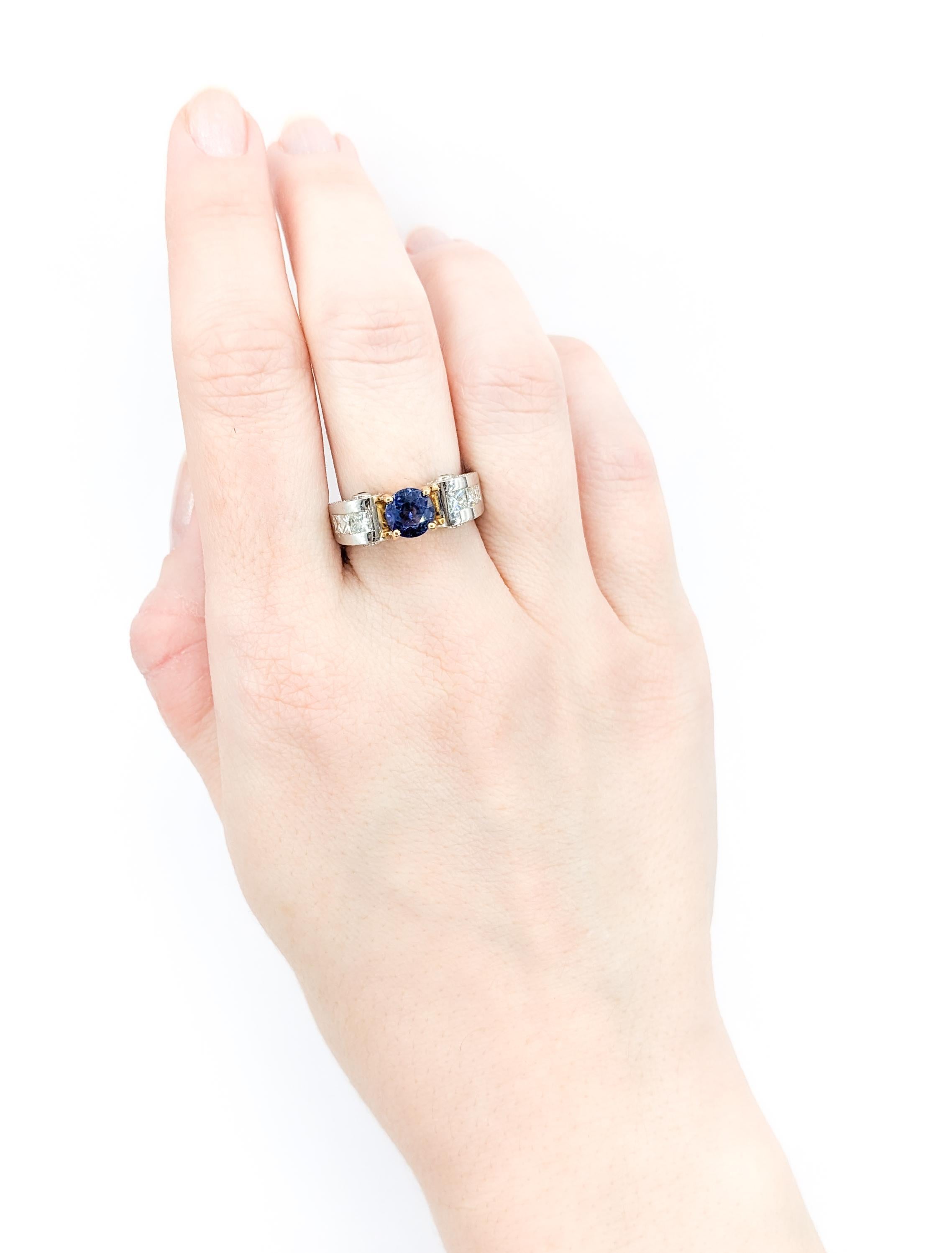 Round Cut Modern Sapphire & Diamond Ring - 18K Gold For Sale