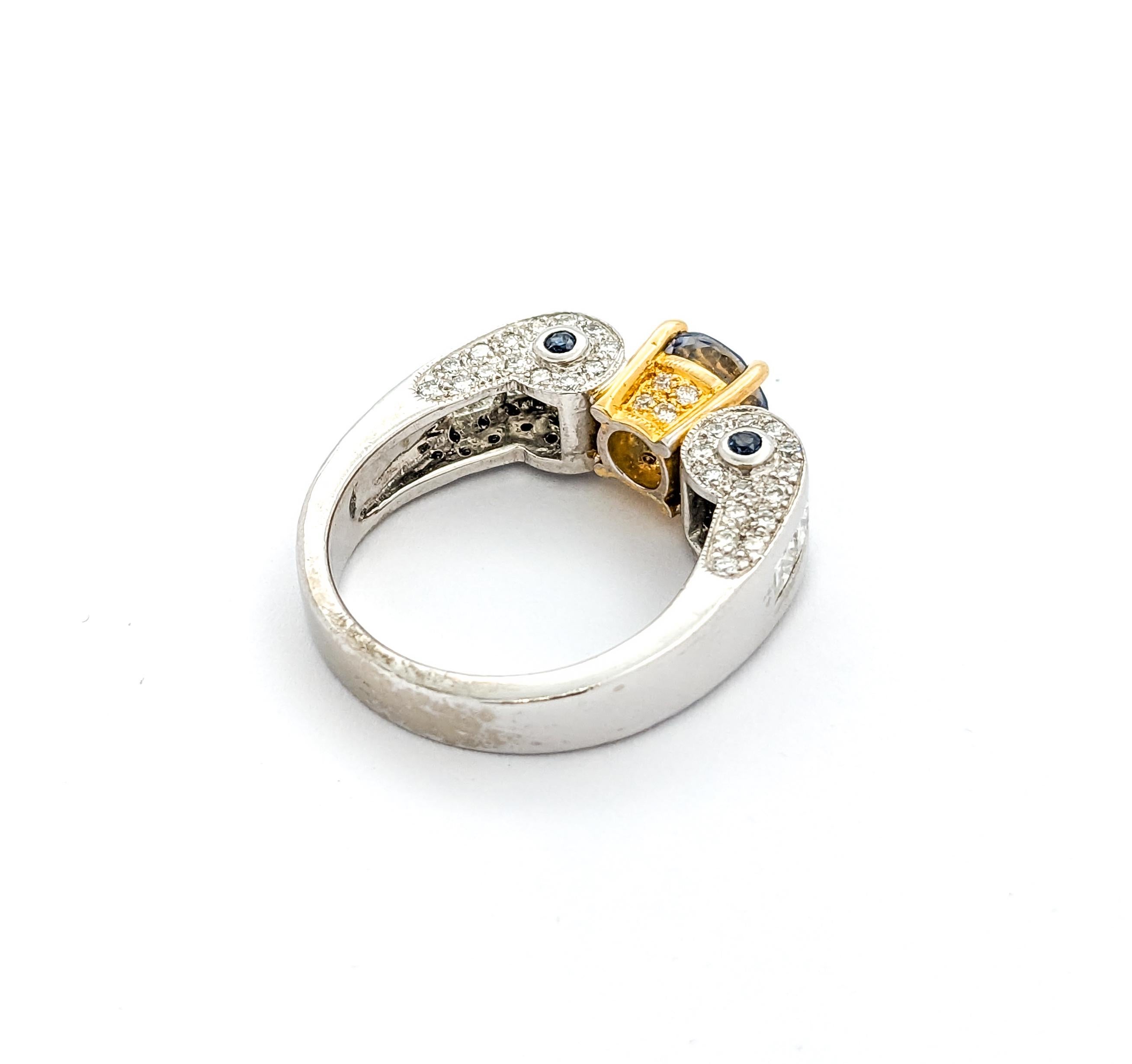Modern Sapphire & Diamond Ring - 18K Gold For Sale 2