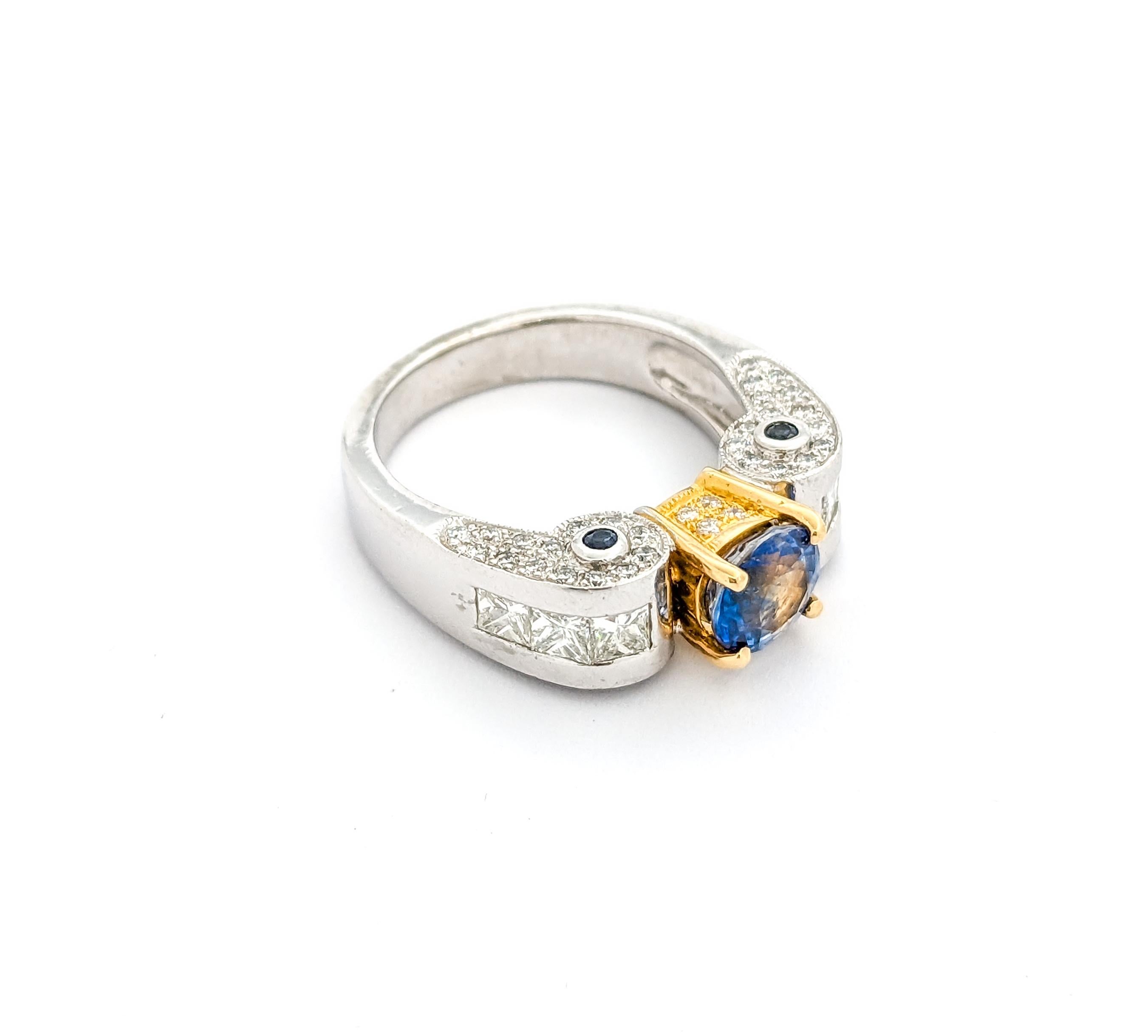 Modern Sapphire & Diamond Ring - 18K Gold For Sale 4