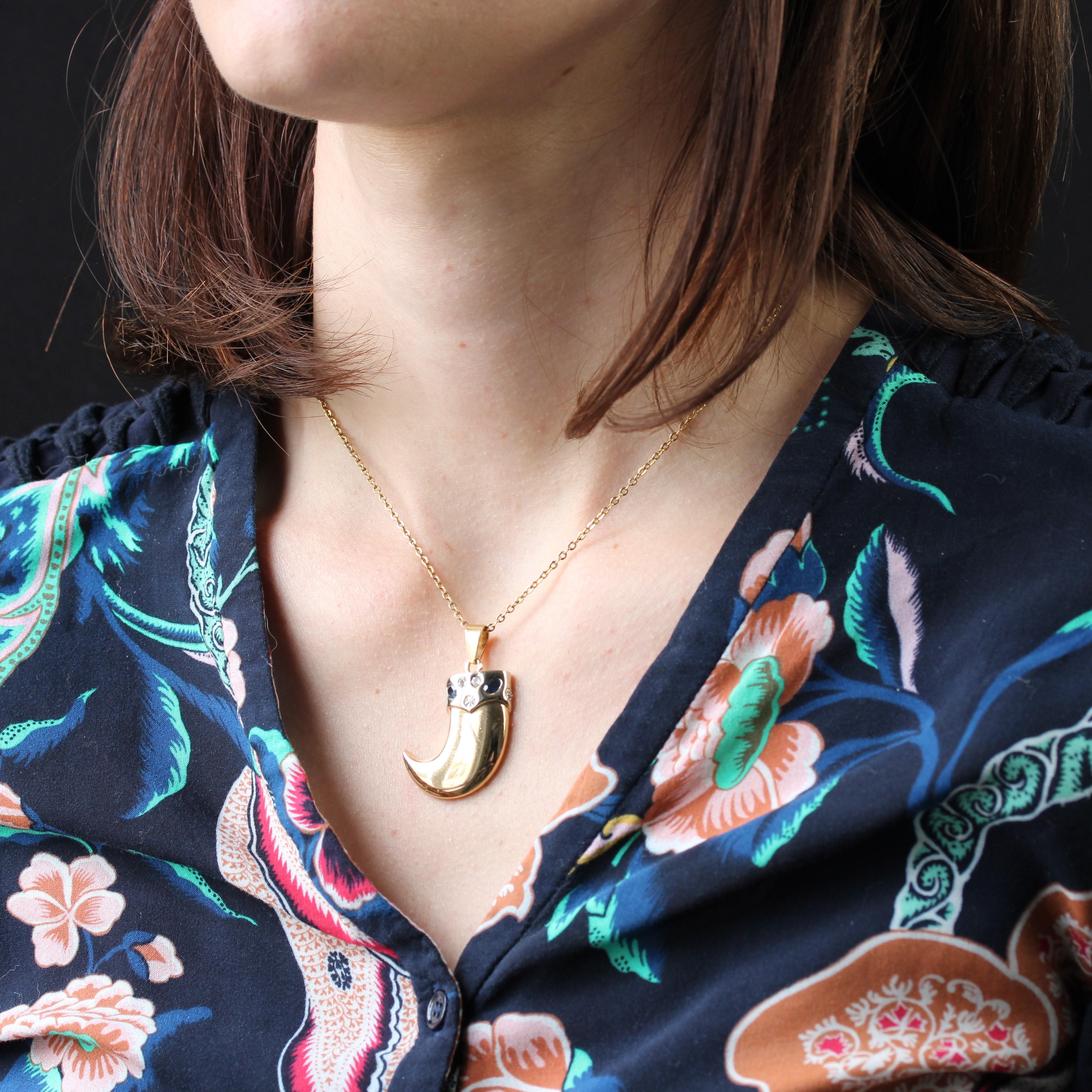 Pendentif griffe moderne en or jaune 18 carats avec saphirs et diamants Unisexe en vente