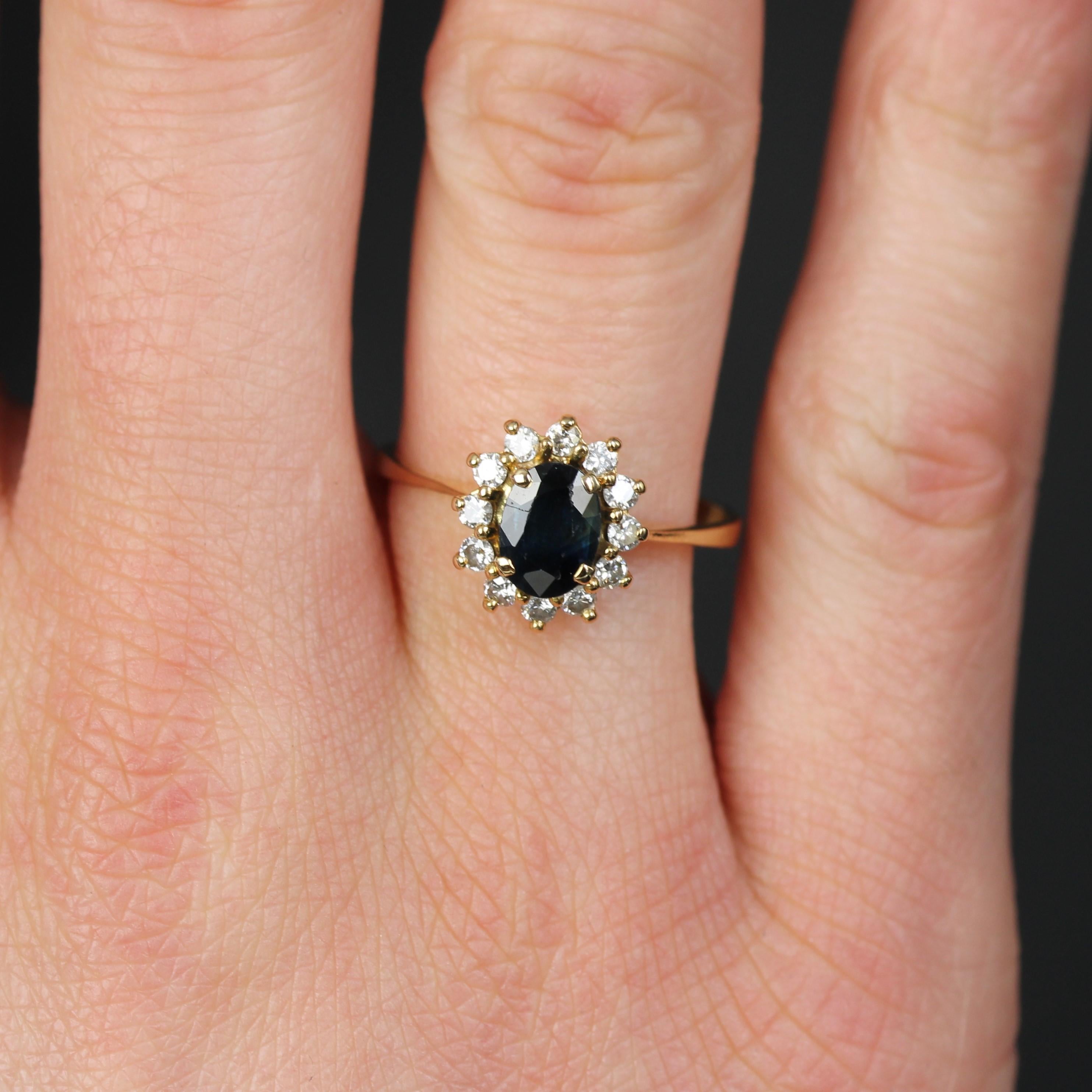 Moderner Gänseblümchenring mit Saphiren und Diamanten aus 18 Karat Gelbgold 4