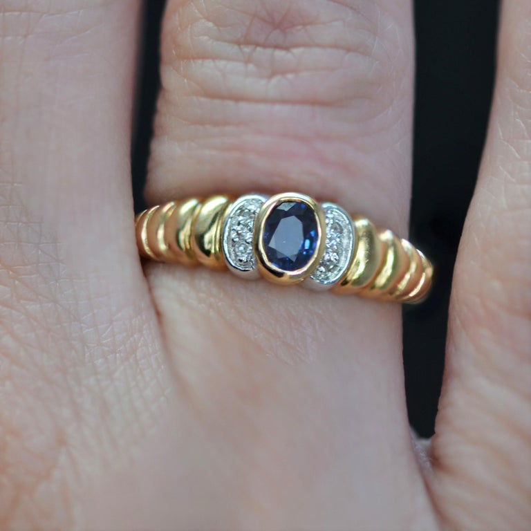 Women's Modern Sapphire Diamonds 18 Karat Yellow Gold Gadronned Ring For Sale
