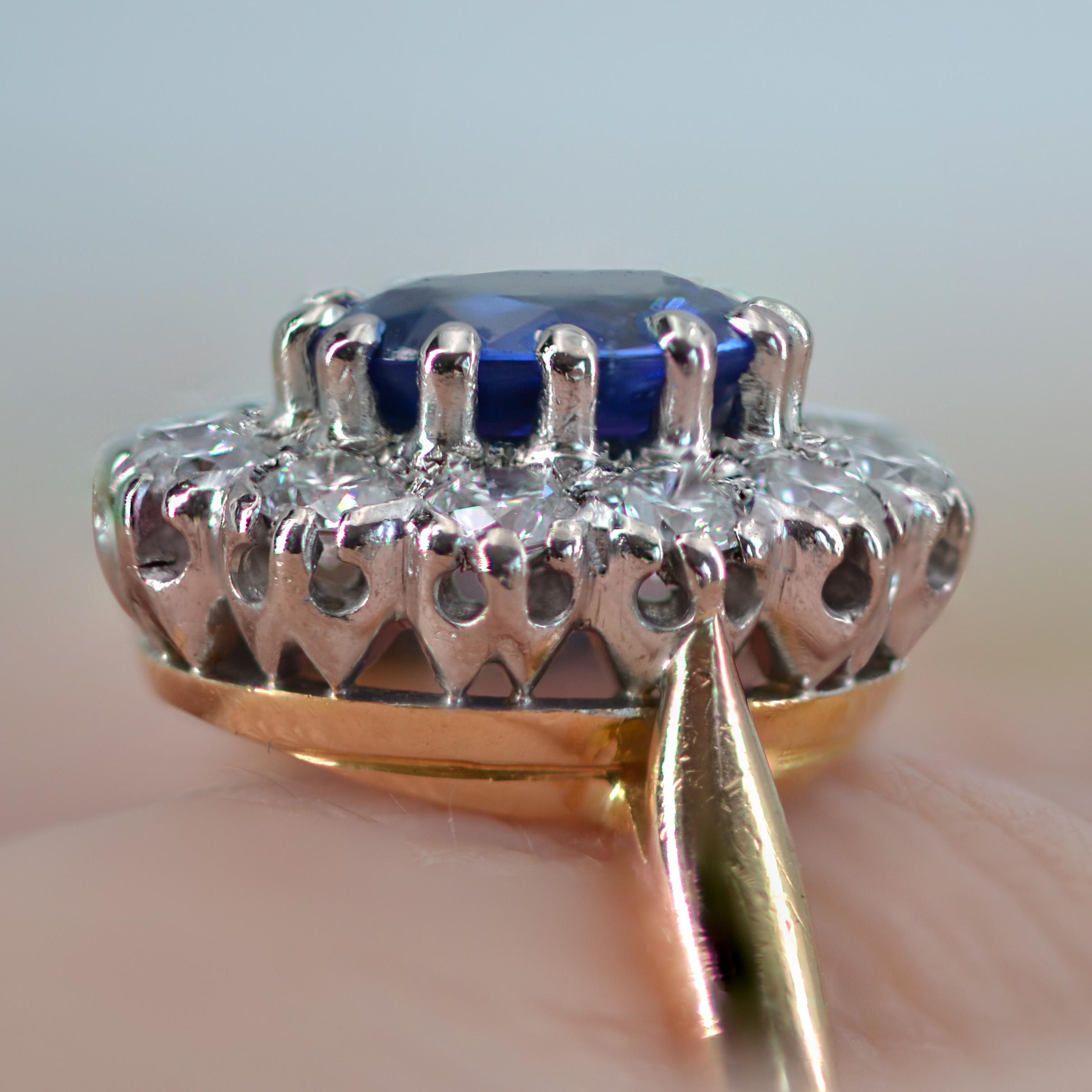 Modern Sapphire Diamonds 18 Karat Yellow Gold Pompadour Ring For Sale 5