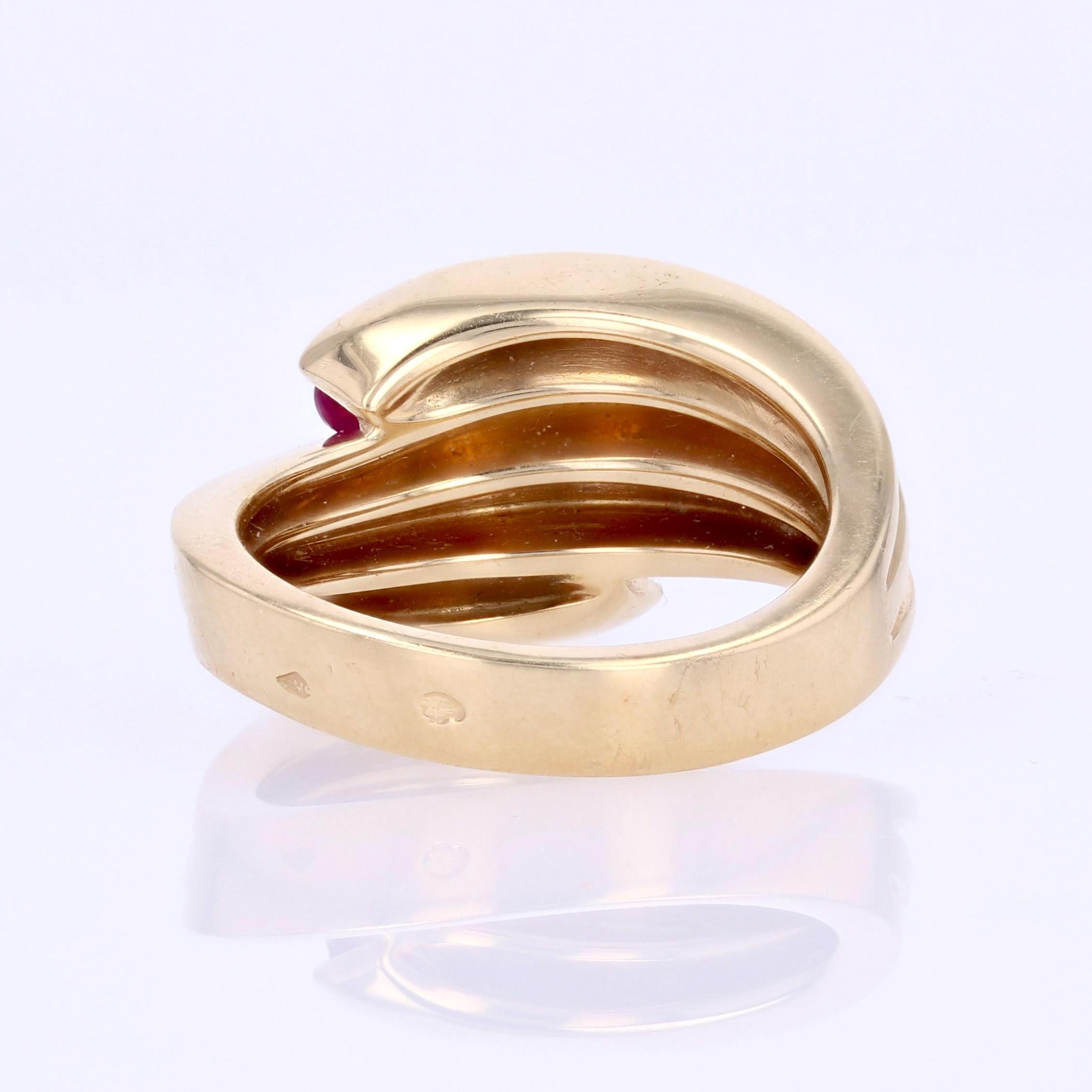 Bague moderne en or jaune 18 carats avec saphir, émeraude et rubis en vente 12