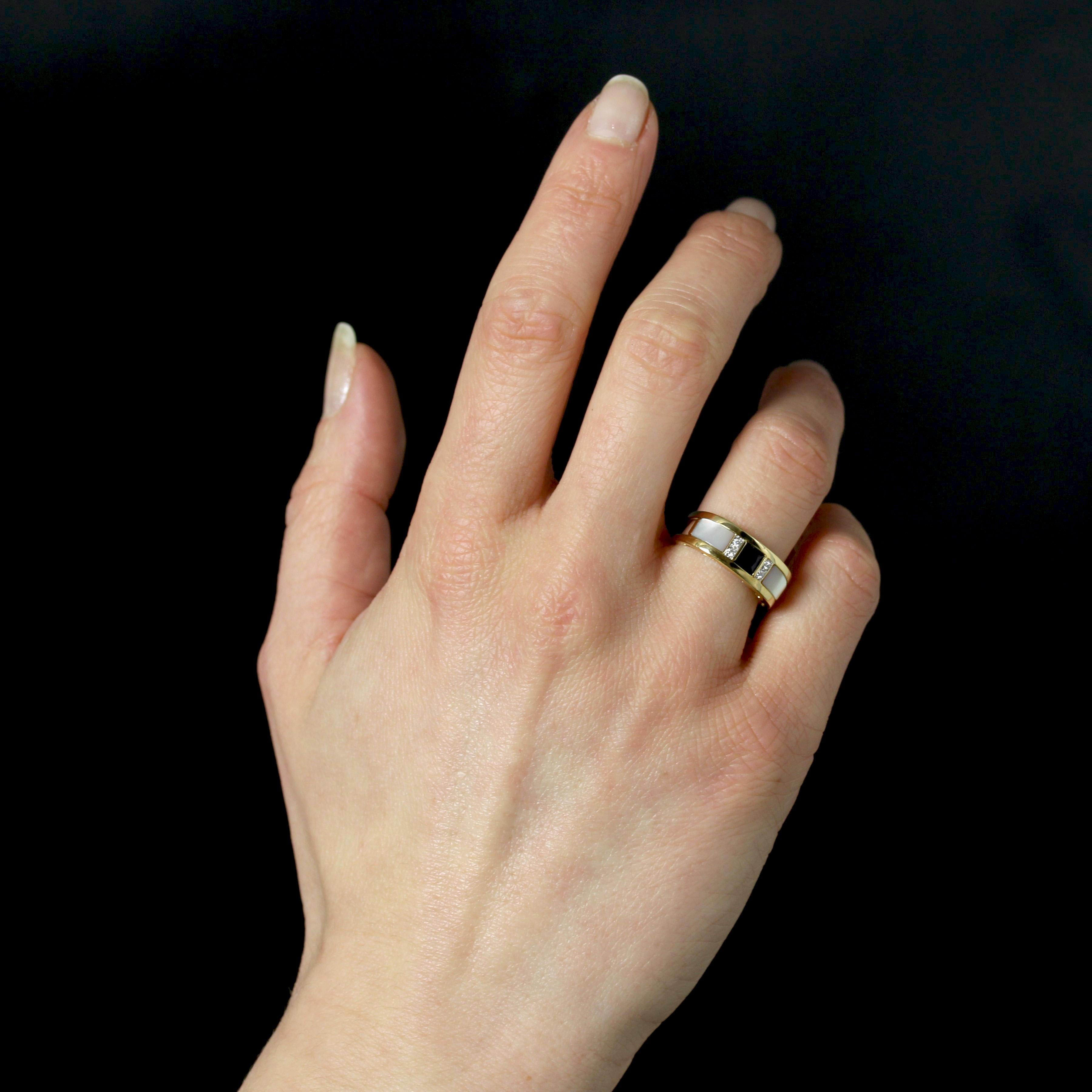 Modern Sapphire Mother of Pearl Diamonds 18 Karat Yellow Gold Bangle Ring In Excellent Condition For Sale In Poitiers, FR