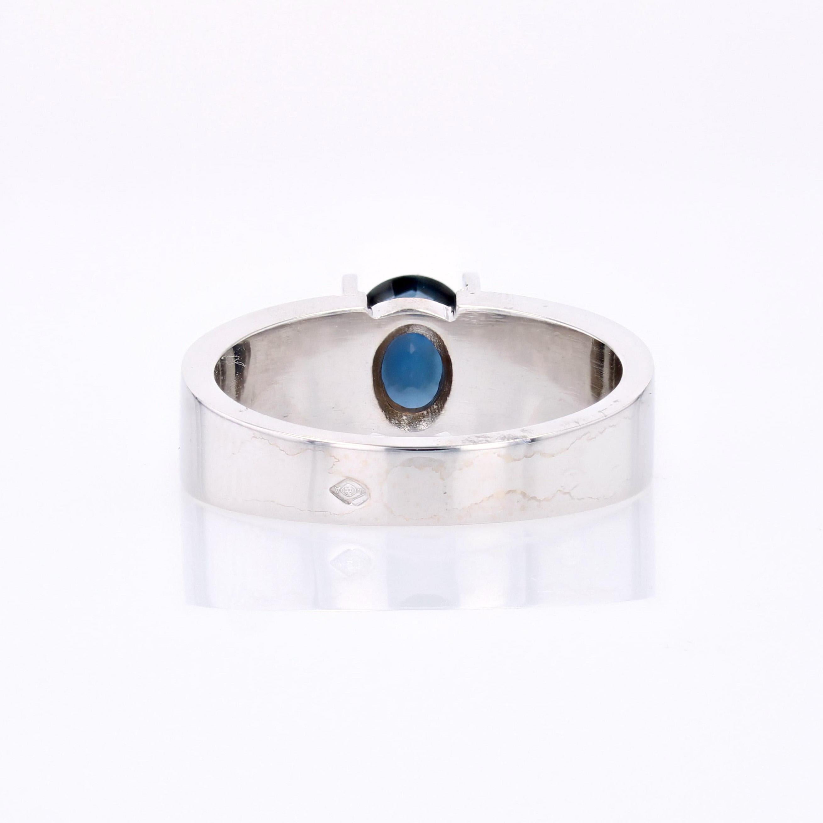 Anello moderno con zaffiro e diamanti a trapezio in oro bianco 18 carati in vendita 11