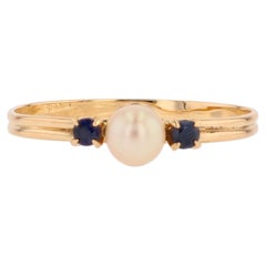 Modern Sapphires Cultured Pearl 18 Karat Yellow Gold Ring