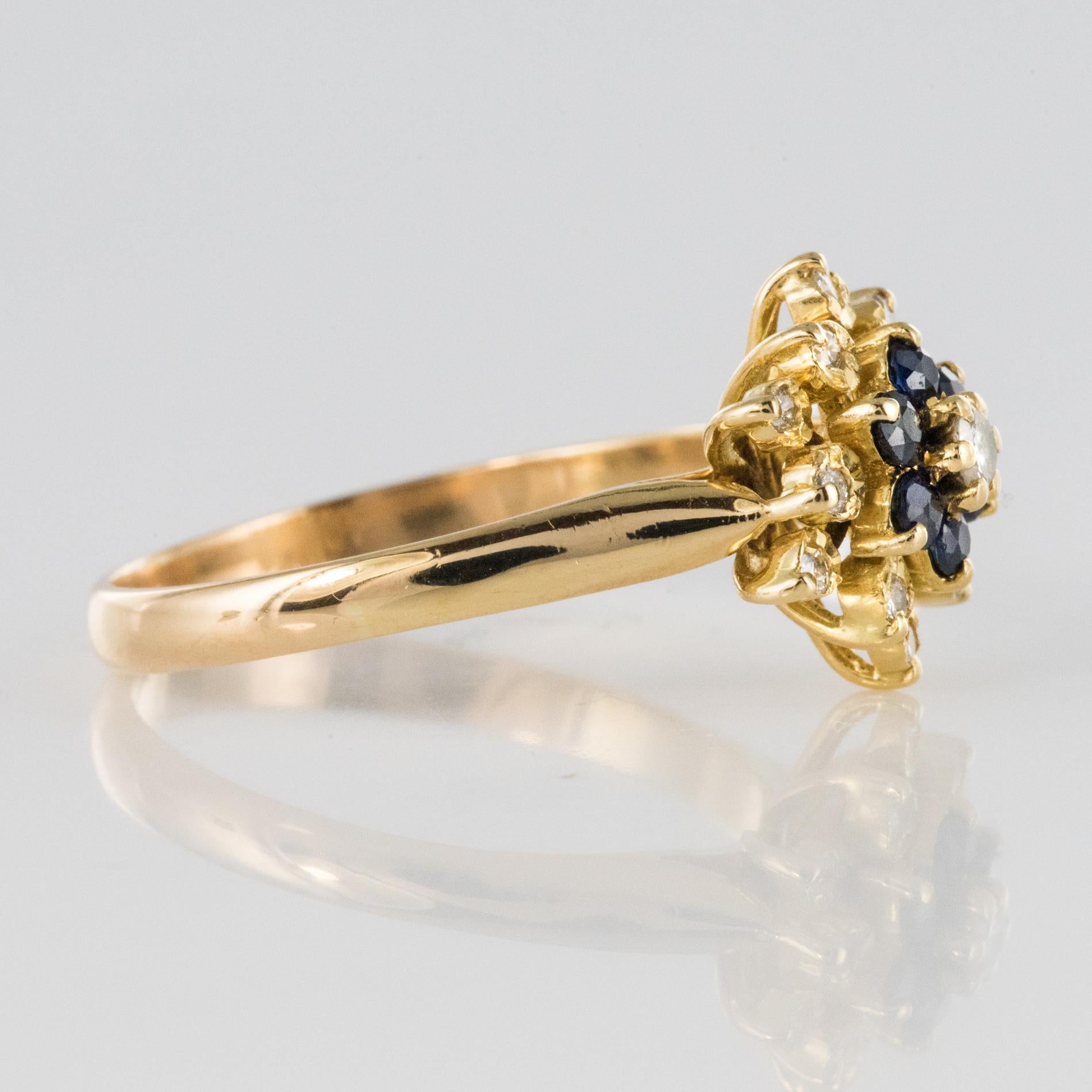 Modern Sapphires Diamonds 18 Karat Yellow Gold Flower Ring 6