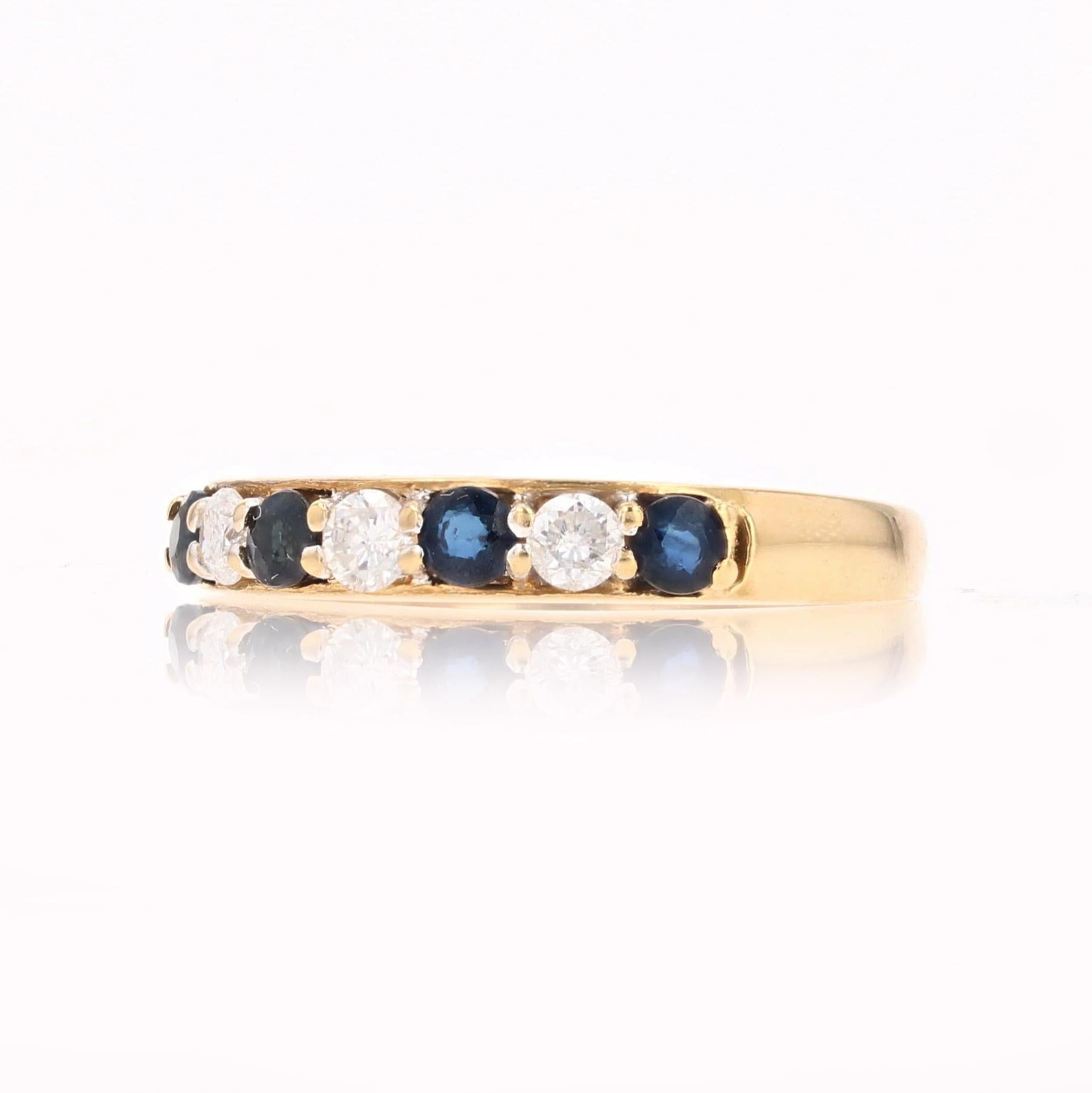 Taille brillant Anneau de mariage moderne en or jaune 18 carats avec saphirs et diamants en vente