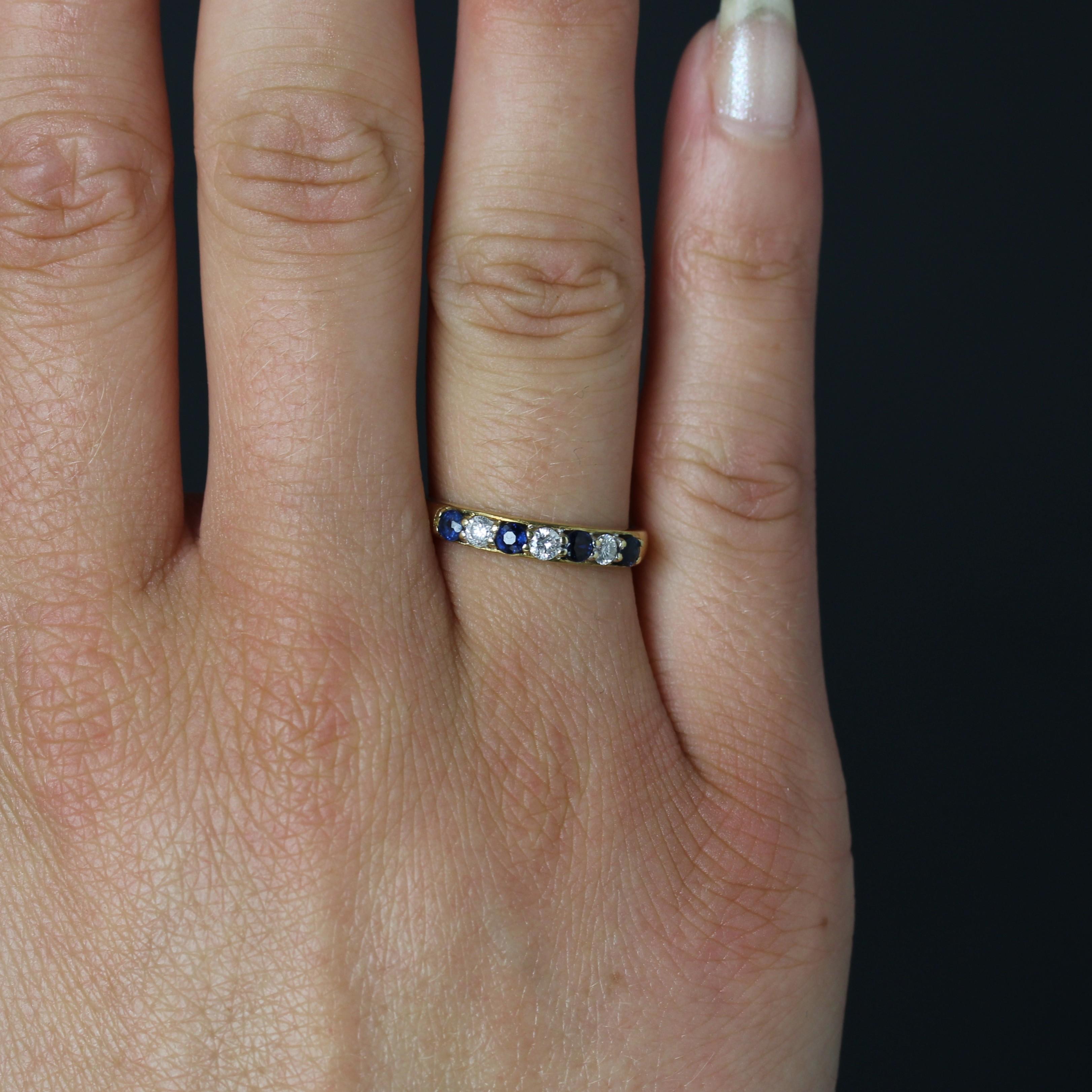 Anneau de mariage moderne en or jaune 18 carats avec saphirs et diamants Pour femmes en vente