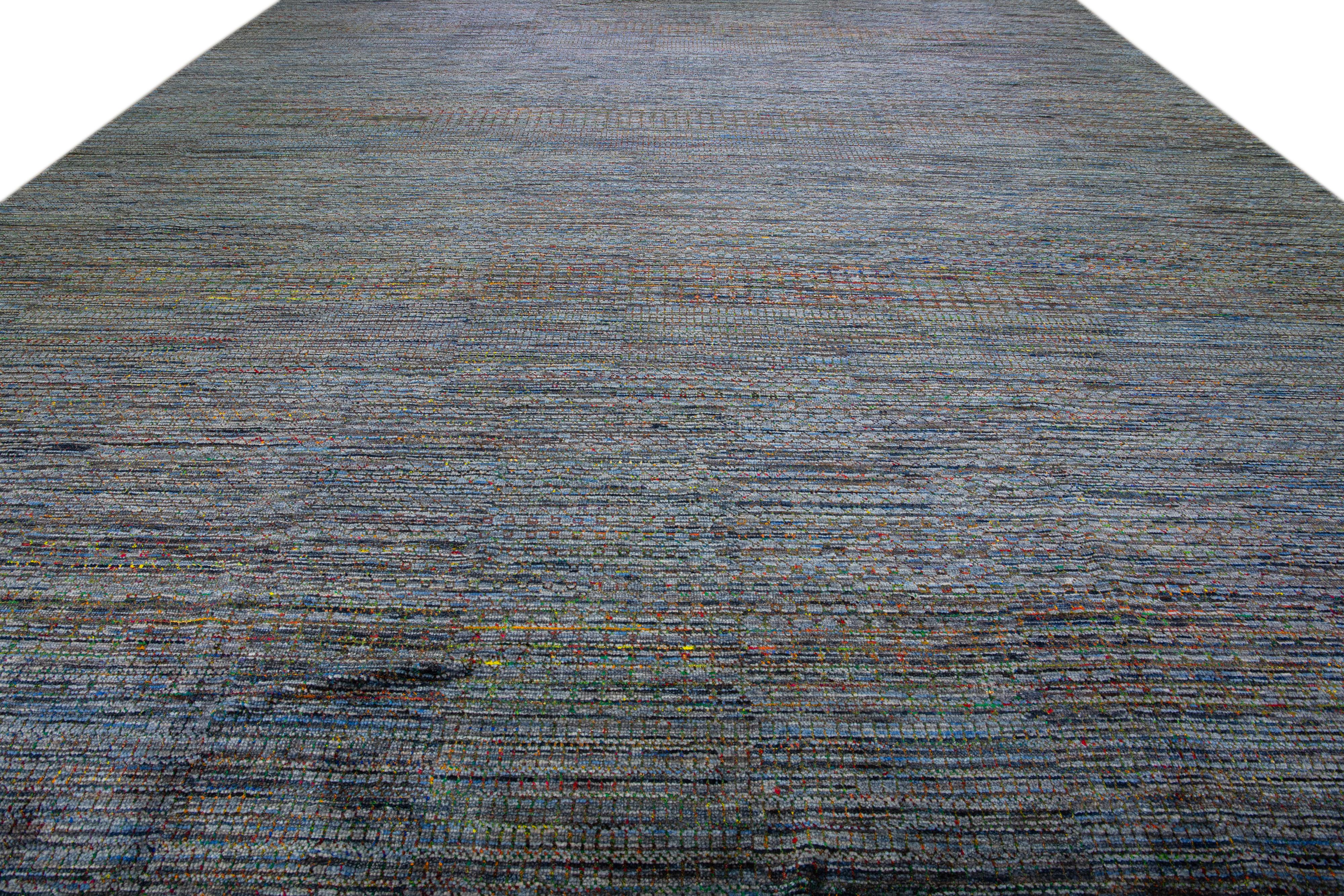 Moderno Tappeto moderno Savannah in lana oversize multicolore realizzato a mano in vendita