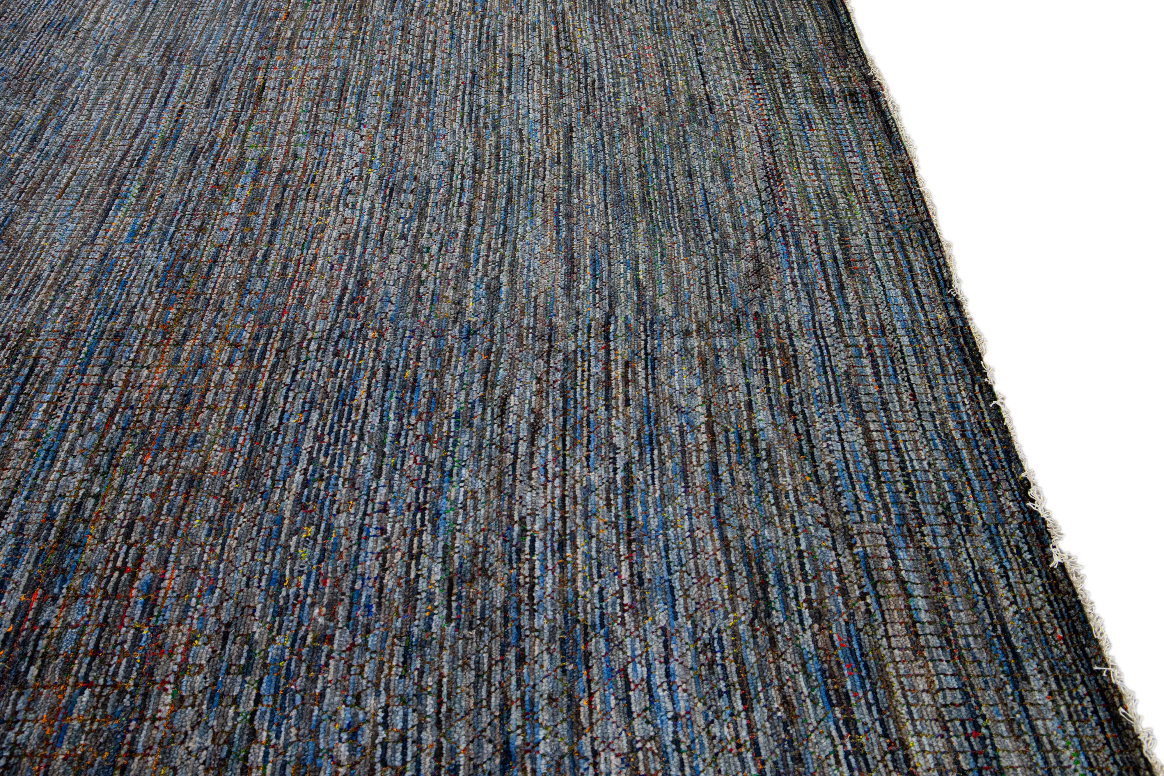 Tappeto moderno Savannah in lana oversize multicolore realizzato a mano in vendita 1