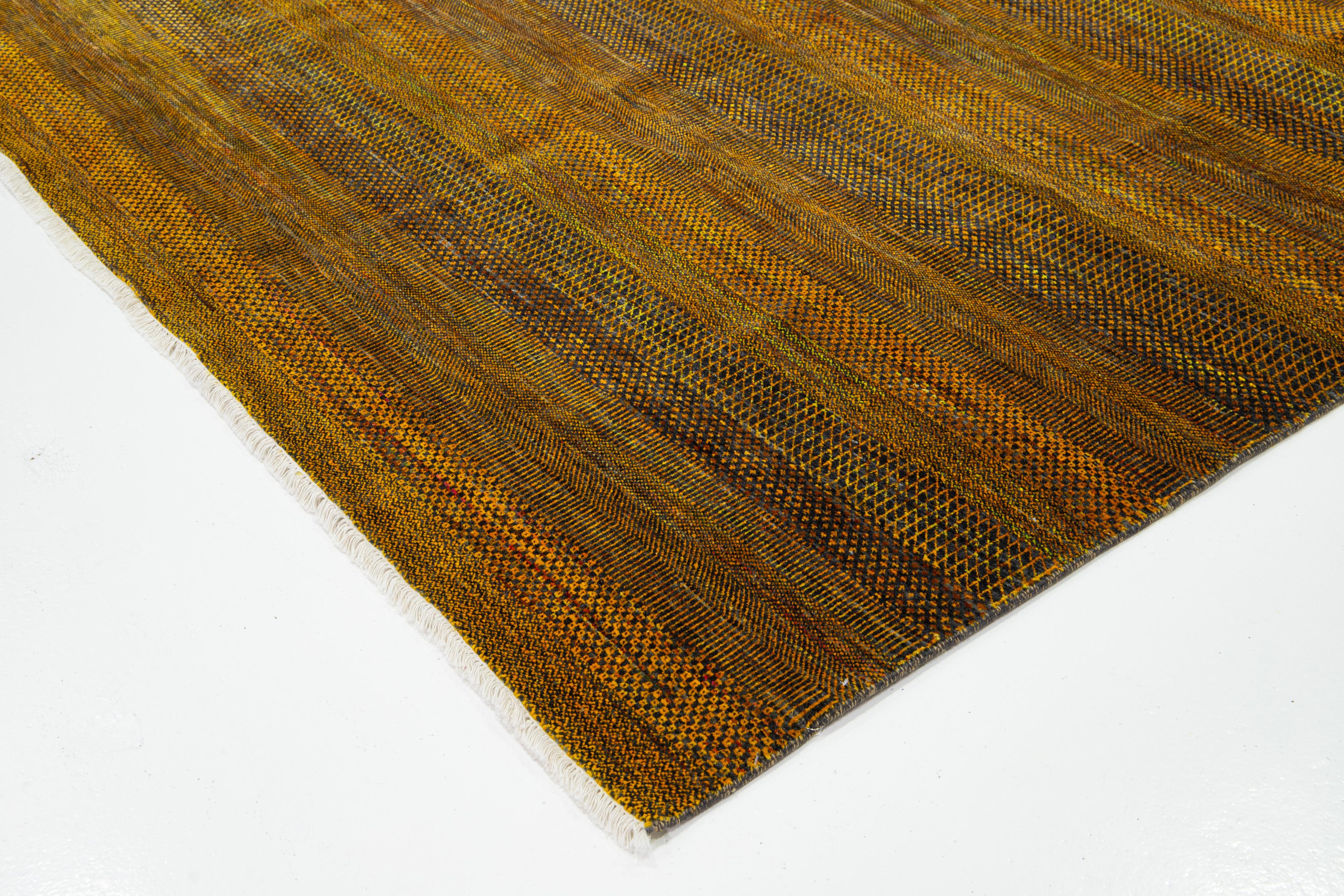 Moderner handgefertigter Savannah-Wollteppich mit geometrischem Muster in Goldenrod im Angebot 4