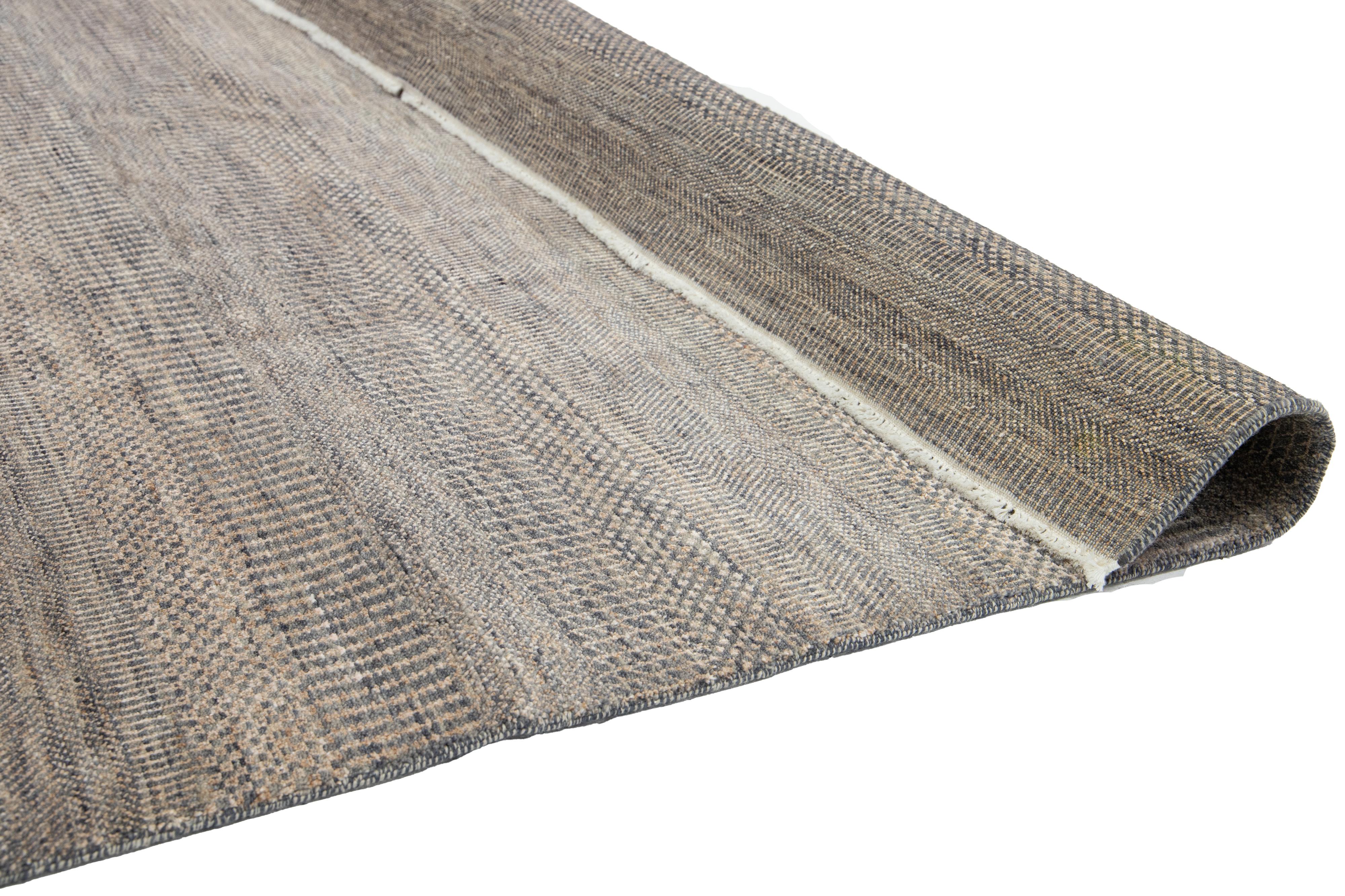 Modern Savannah Wollteppich Handgefertigt in Brown Mit Geometrischem Muster (Indisch) im Angebot