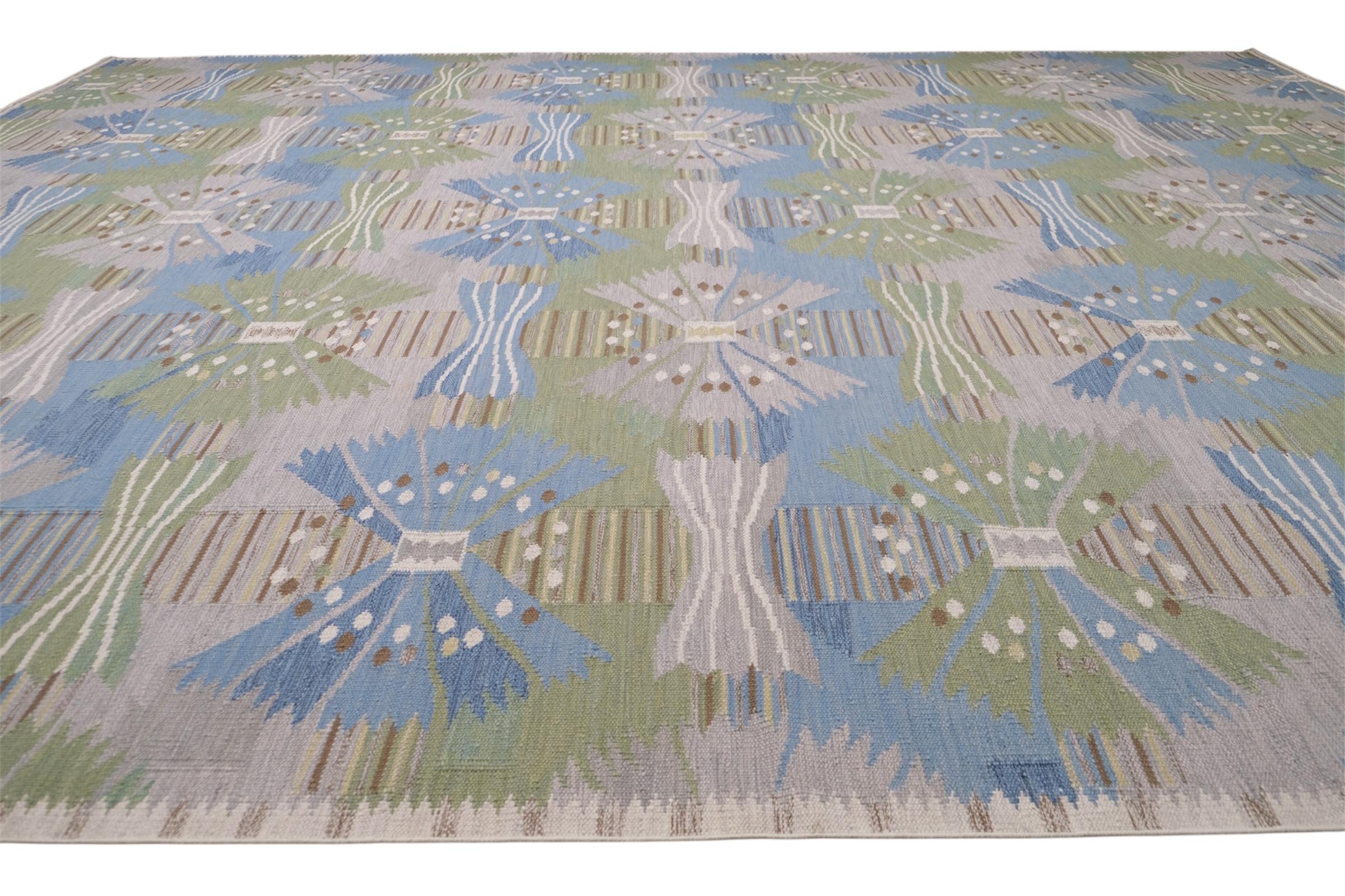 Modern Scandinavian Blau und Grün Geometrisch Gemusterter Wollteppich 15'x20'3'' im Zustand „Neu“ im Angebot in Torrance, CA