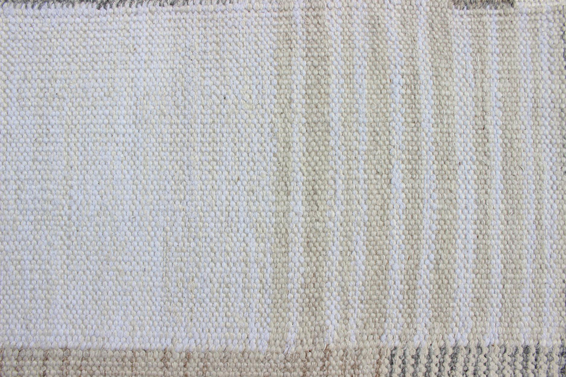 Indian Modern Scandinavian Flat-Weave Rug Design in Gray, beige, Creams & White Tones For Sale
