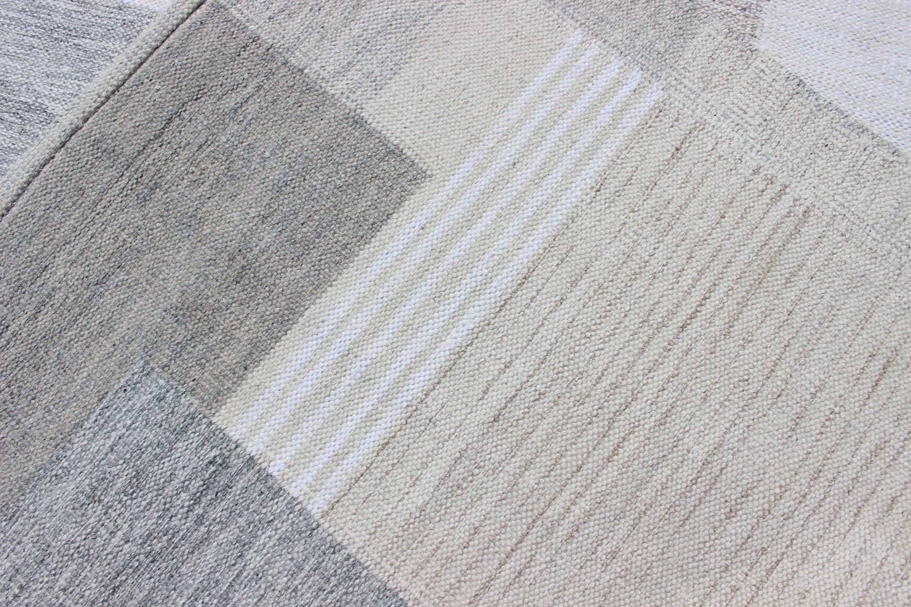 Hand-Woven Modern Scandinavian Flat-Weave Rug Design in Gray, beige, Creams & White Tones For Sale