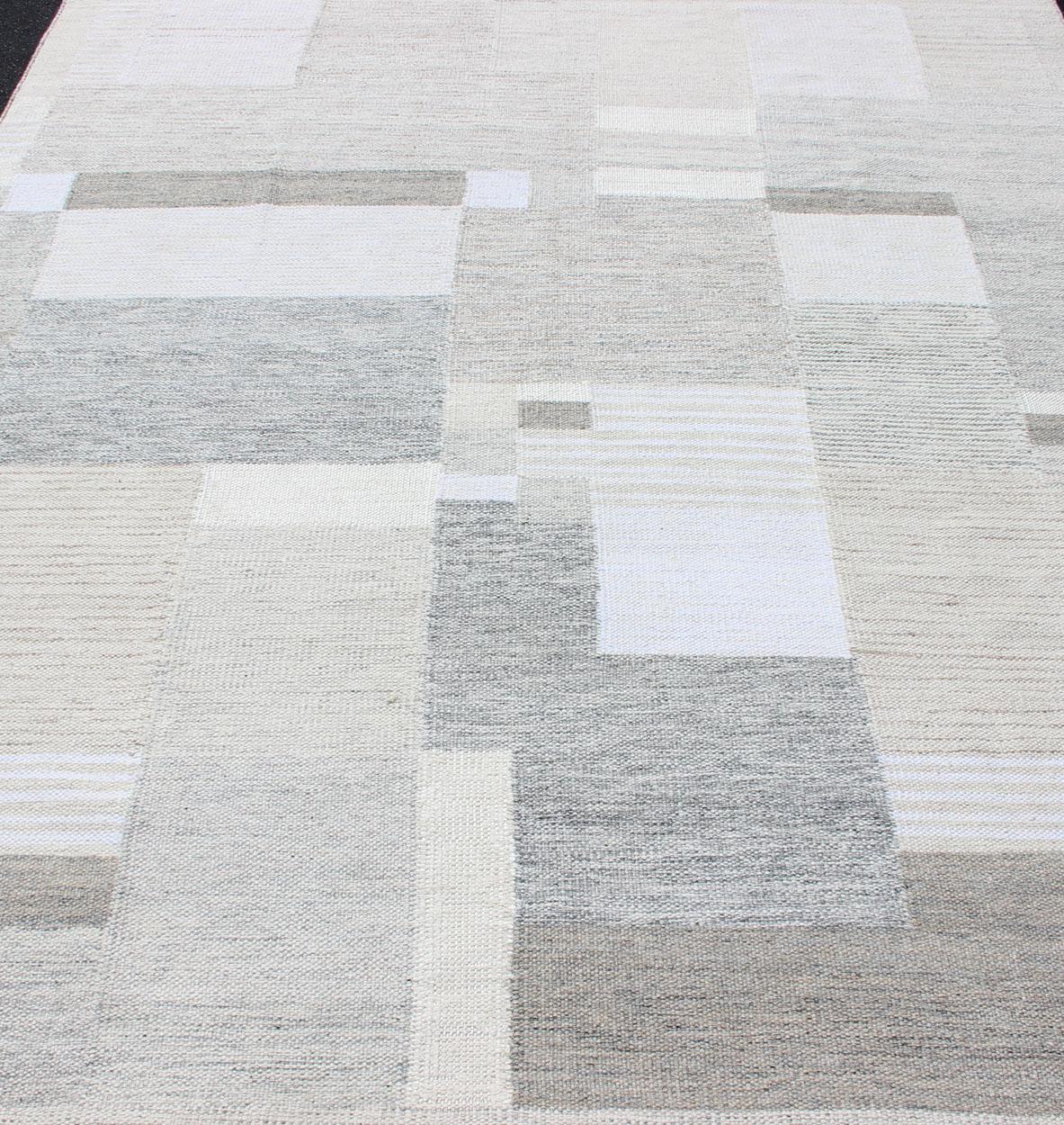 Wool Modern Scandinavian Flat-Weave Rug Design in Gray, beige, Creams & White Tones For Sale