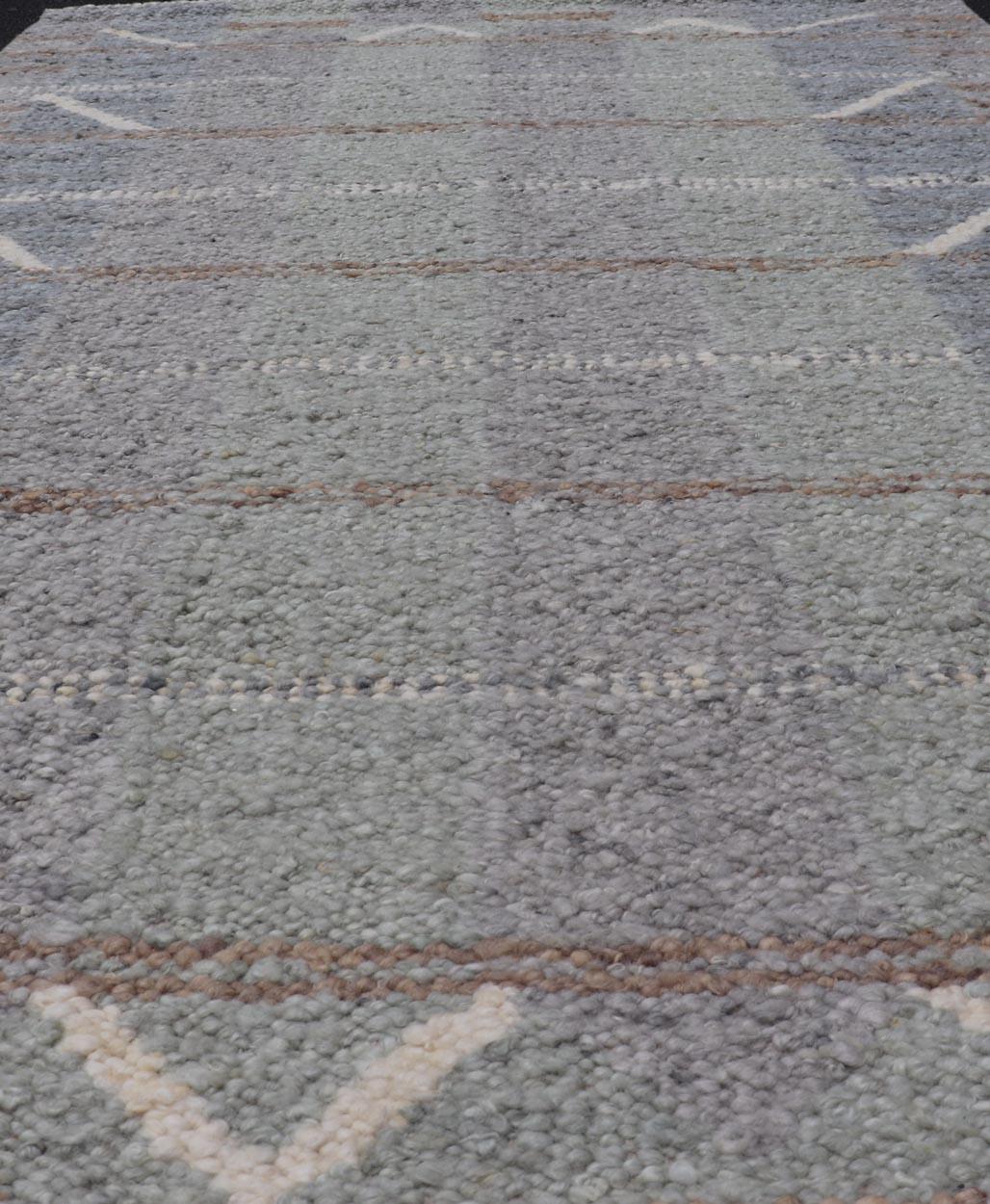 Moderner skandinavischer Flachgewebe-Teppich in Cool Grays und Blassgrün 4'0 x 6'5 (Skandinavische Moderne) im Angebot