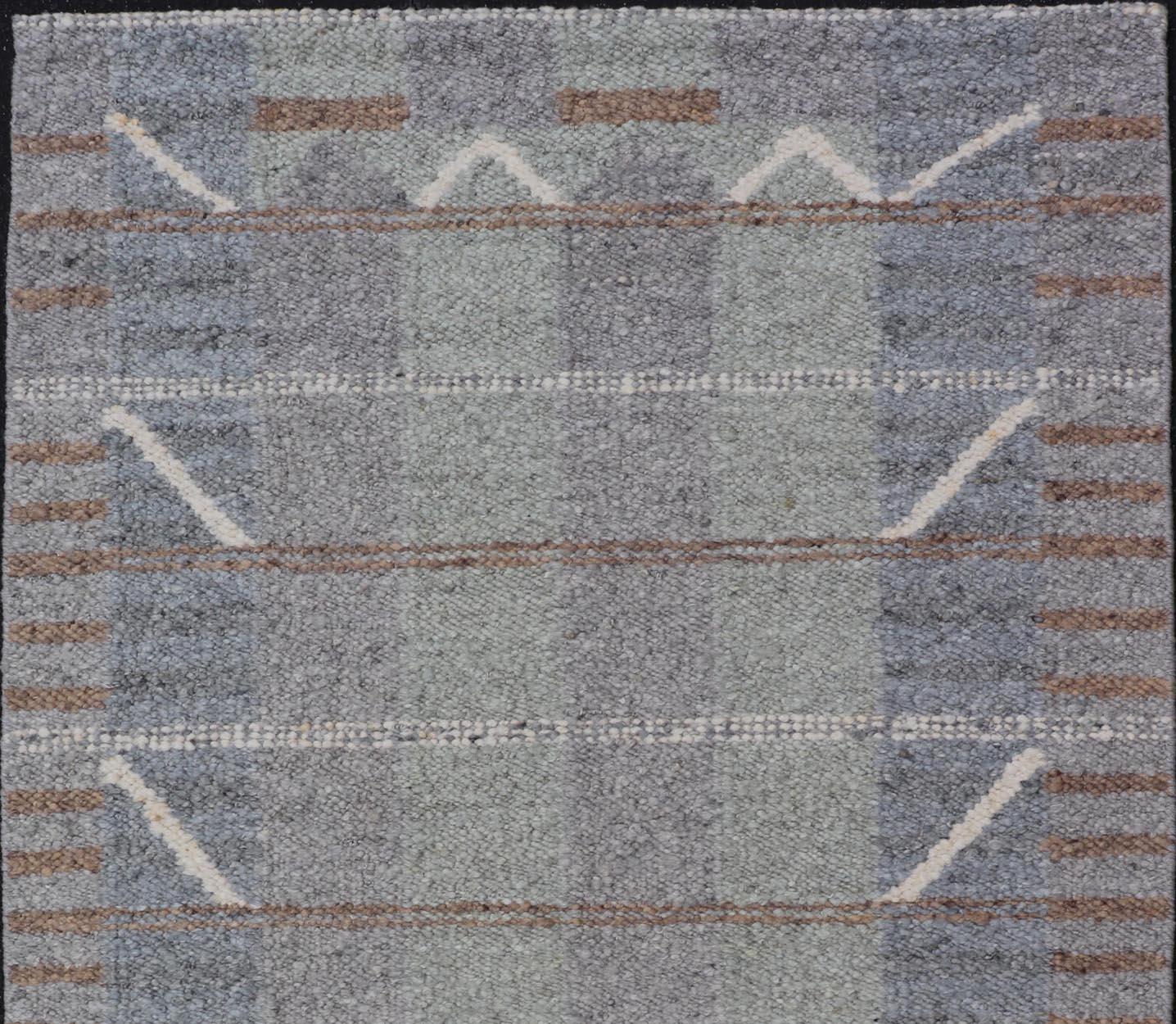 Moderner skandinavischer Flachgewebe-Teppich in Cool Grays und Blassgrün 4'0 x 6'5 (Wolle) im Angebot