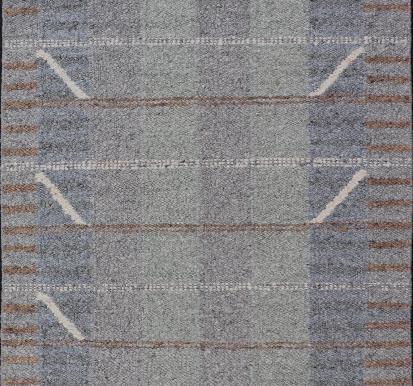 Moderner skandinavischer Flachgewebe-Teppich in Cool Grays und Blassgrün 4'0 x 6'5 im Angebot 1