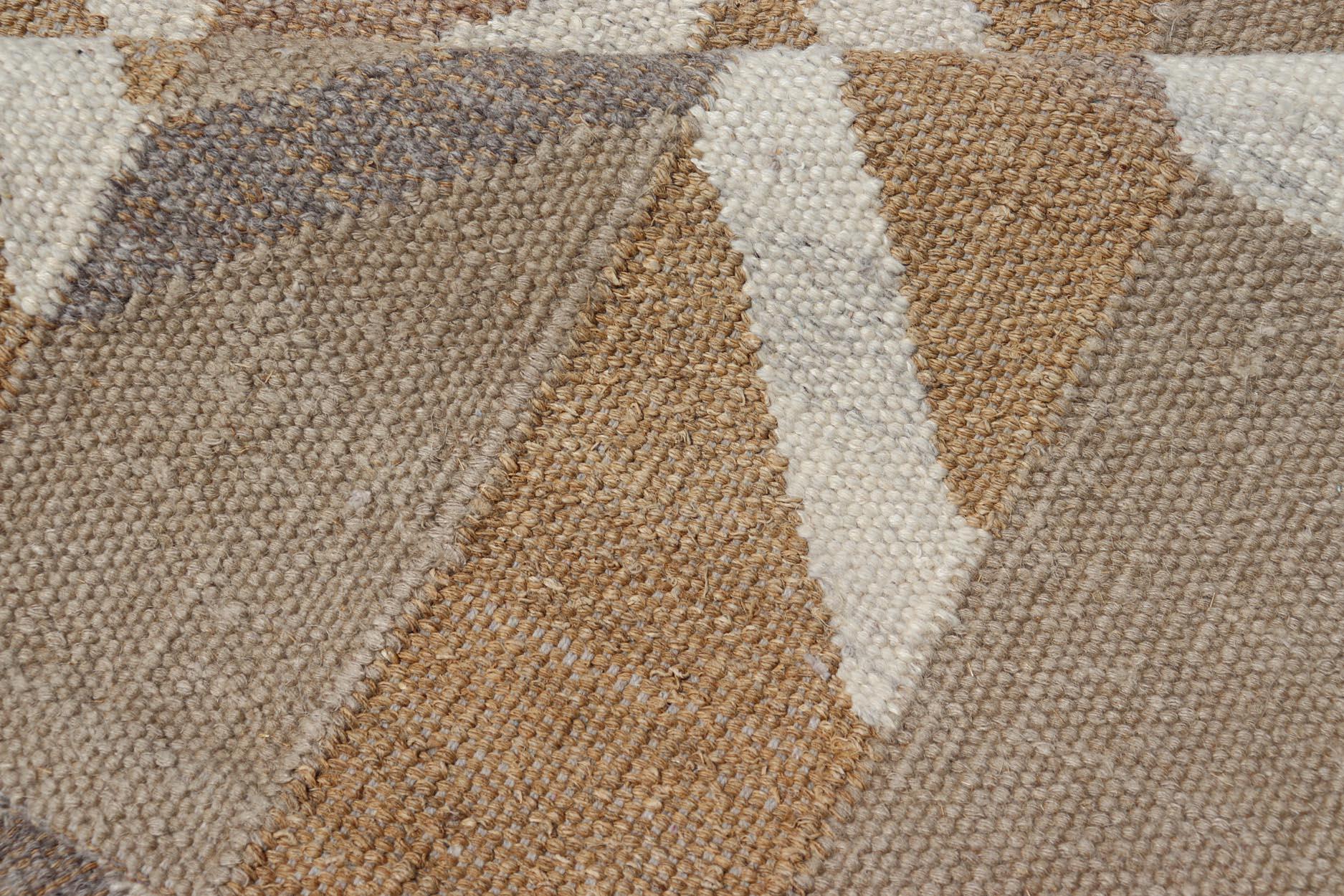Hand-Woven Modern Scandinavian Flat Weave Rug with Geometric Chevron Patterns 4'0 x 6'0 For Sale
