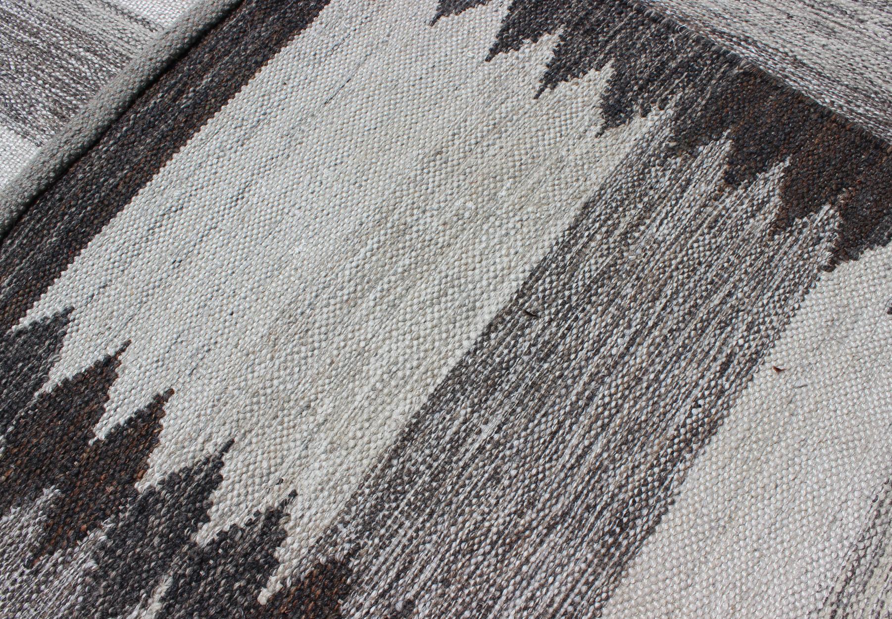 Modern Scandinavian Flat-Weave Rug with Geometric Stripe Design in Gray Tones 4