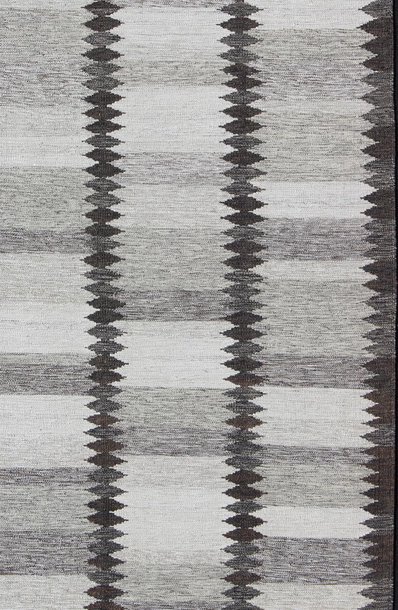 Indian Modern Scandinavian Flat-Weave Rug with Geometric Stripe Design in Gray Tones