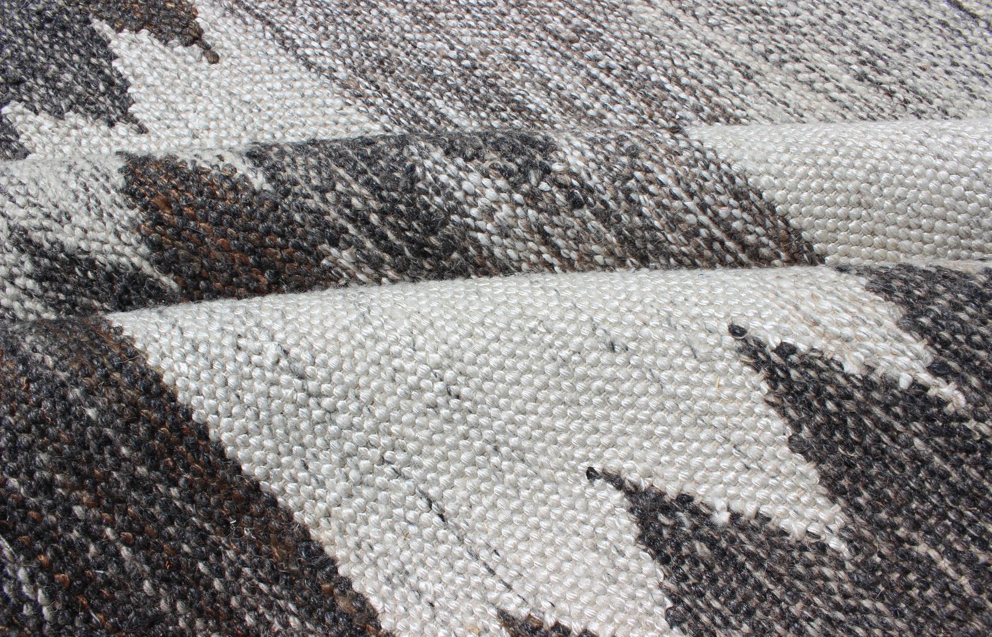 Modern Scandinavian Flat-Weave Rug with Geometric Stripe Design in Gray Tones 5