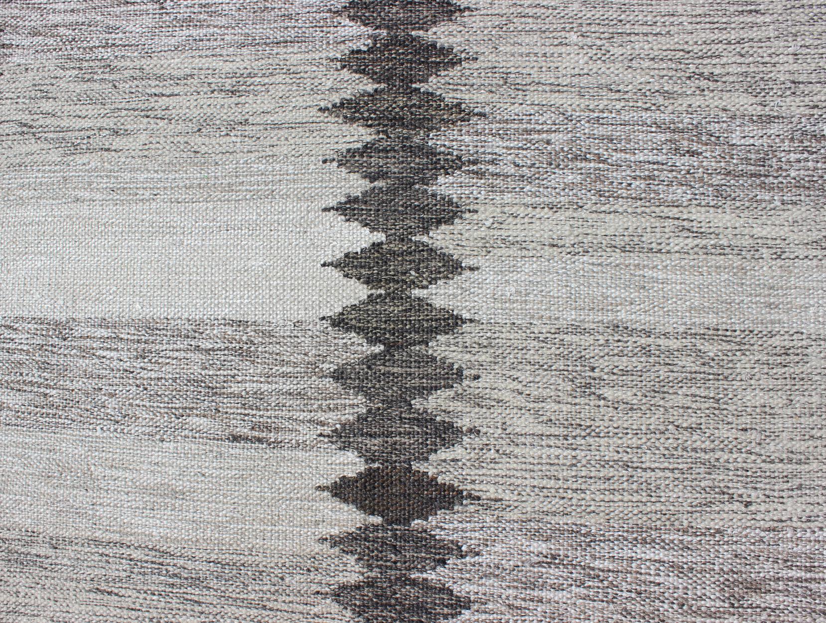 Modern Scandinavian Flat-Weave Rug with Geometric Stripe Design in Gray Tones In Excellent Condition In Atlanta, GA