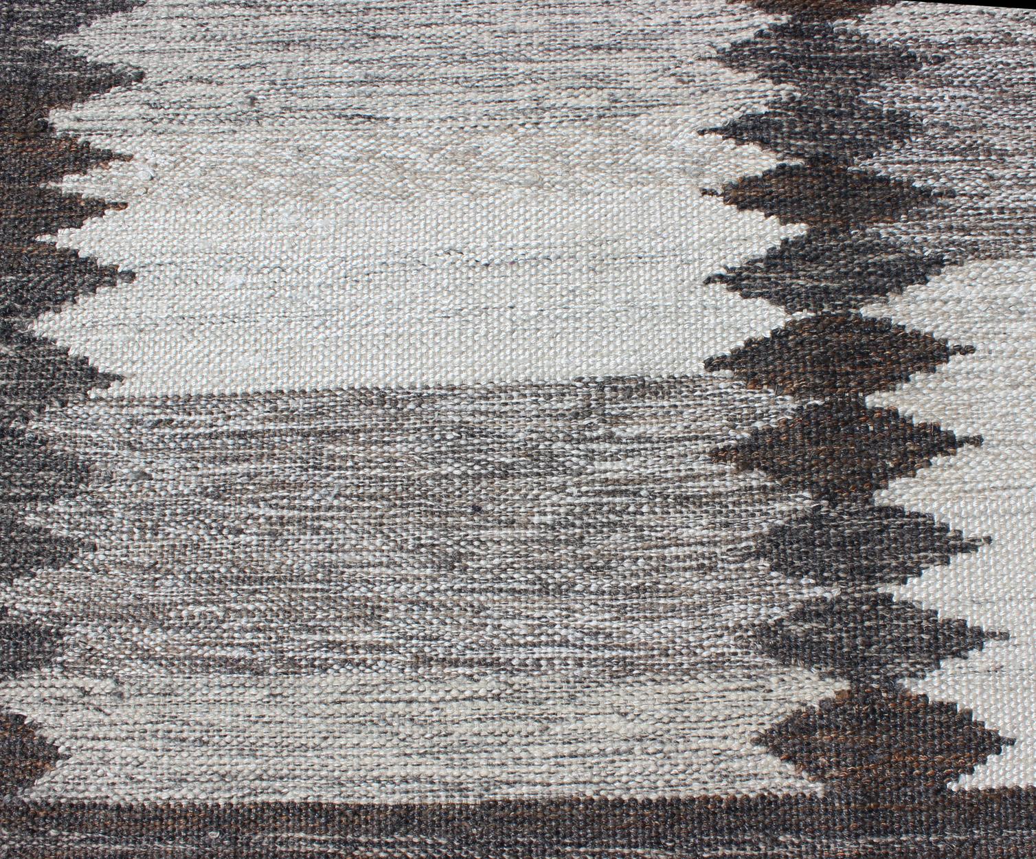 Contemporary Modern Scandinavian Flat-Weave Rug with Geometric Stripe Design in Gray Tones