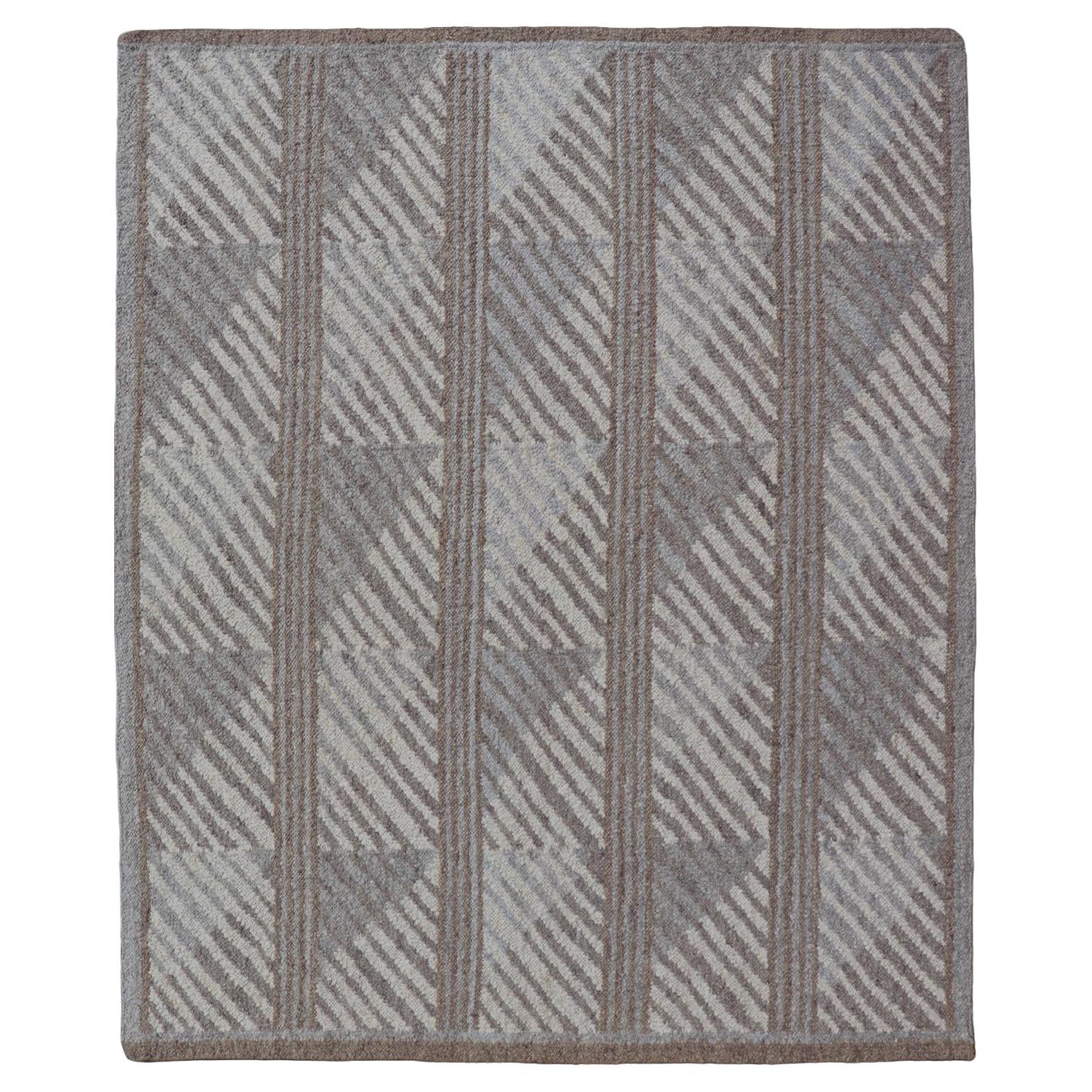Modern Scandinavian Flat-Weave Rug With Modern Design in Gray, Ivory, Tan Tones For Sale
