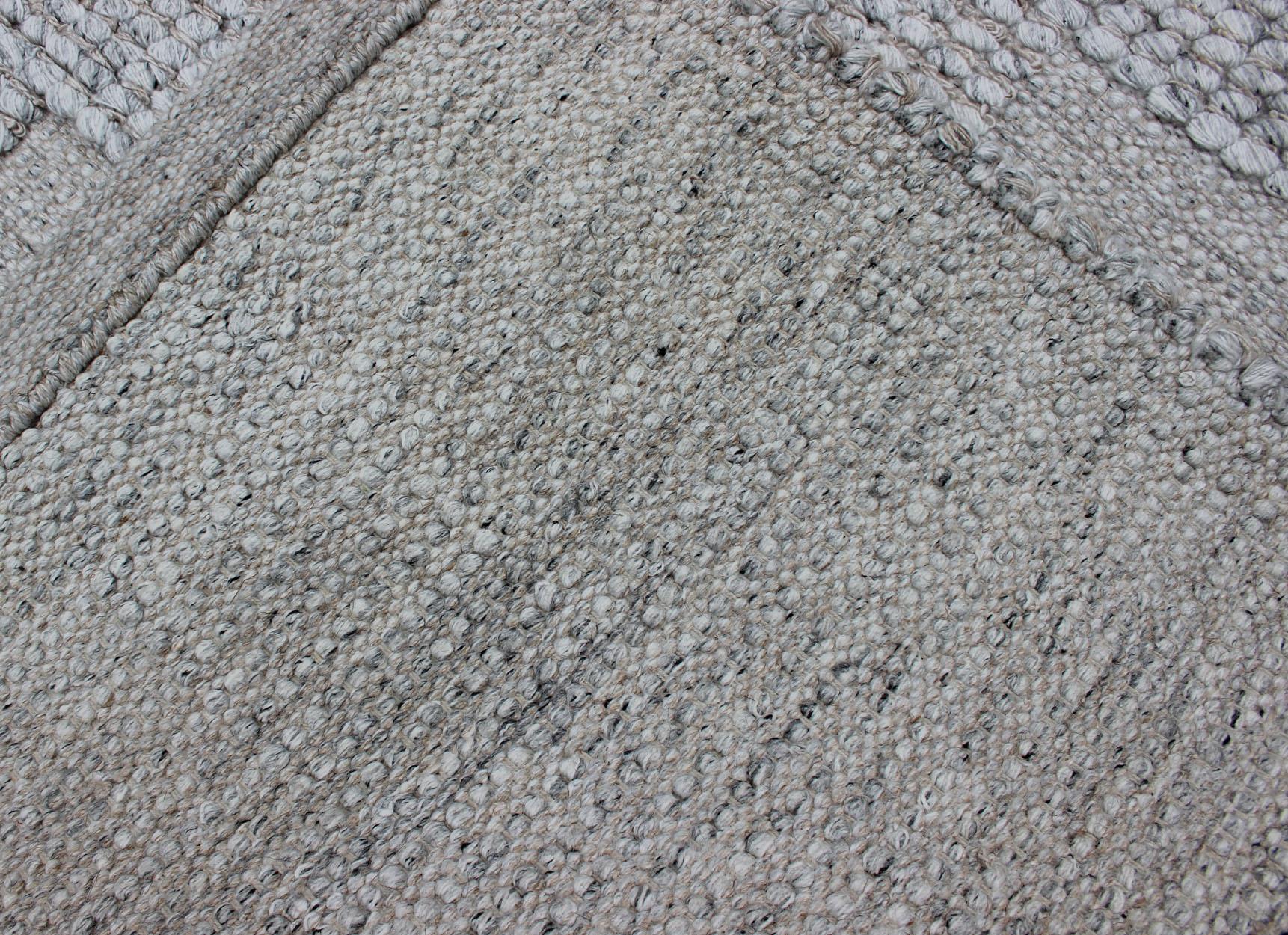 Indiano Tappeto The Modern Scandinavian a trama piatta con griglia strutturata in grigio morbido 3'2 x 5'2 in vendita