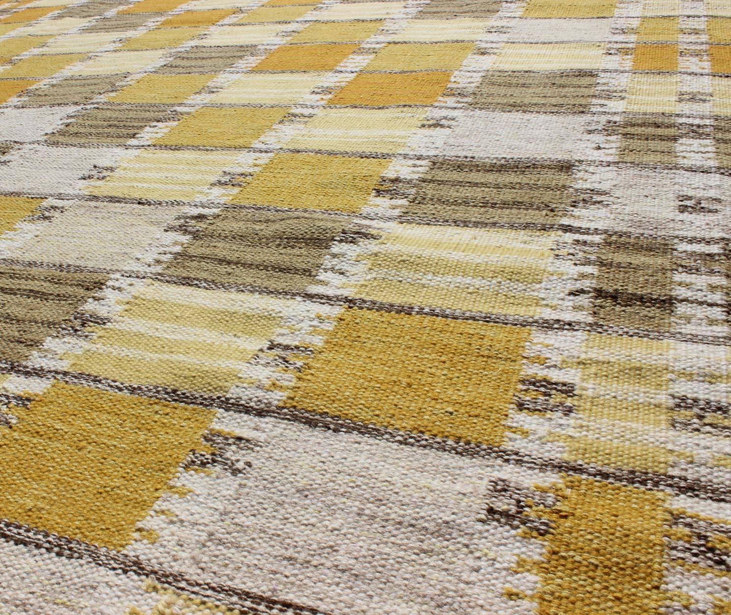 Modern Scandinavian Style Flat-Weave with Geometric Design In Excellent Condition In Atlanta, GA