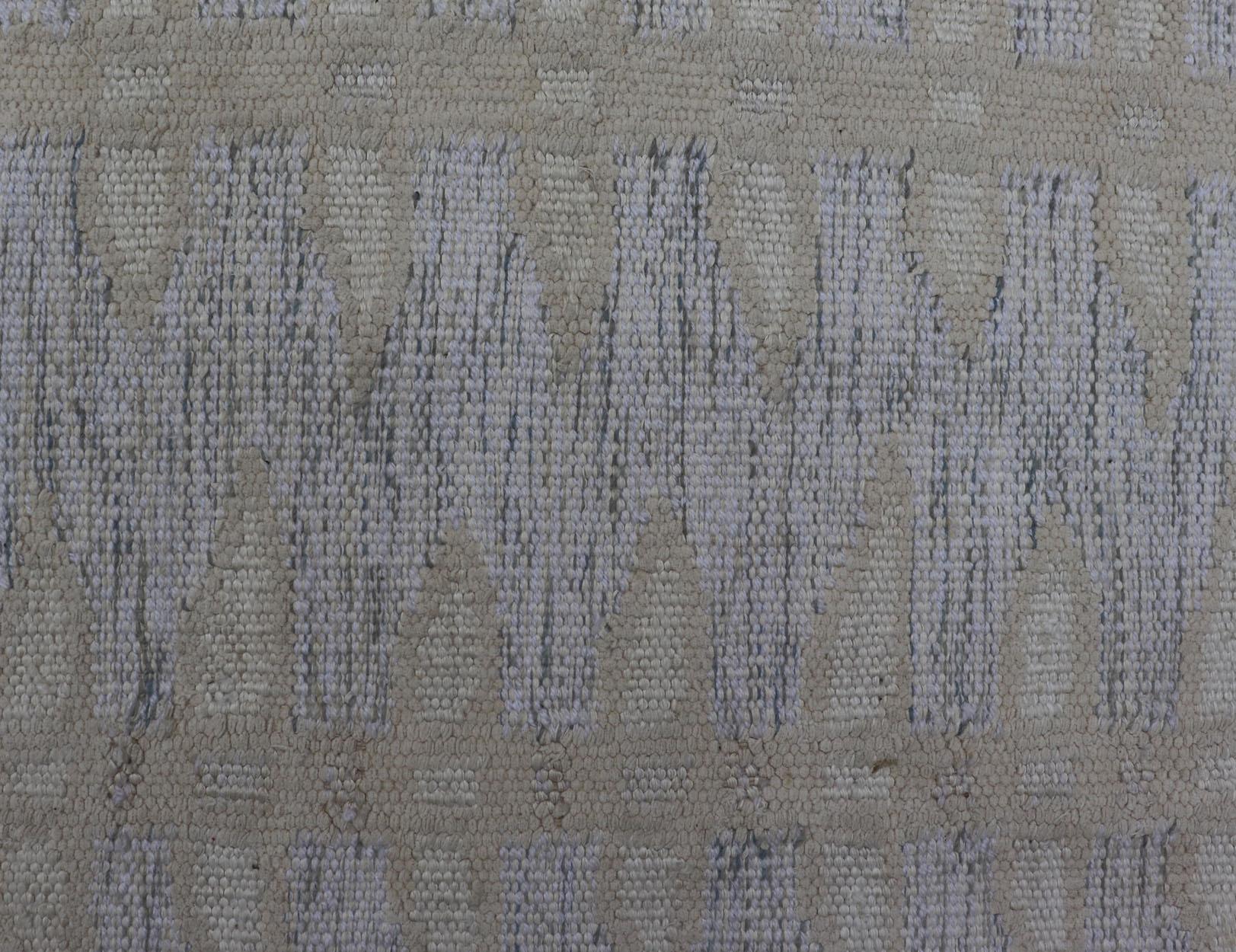Measures: 3'0 x 5'5
Modern Scandinavian Flat Weave Rug with Subtle Geometric Patterns in Soft Ivory and Muted Gray 3'0 X 5'5. Keivan Woven Arts / rug/ RJK-17357, country of origin / type: India / Scandinavian Kilim, circa 21st Century. 

This modern