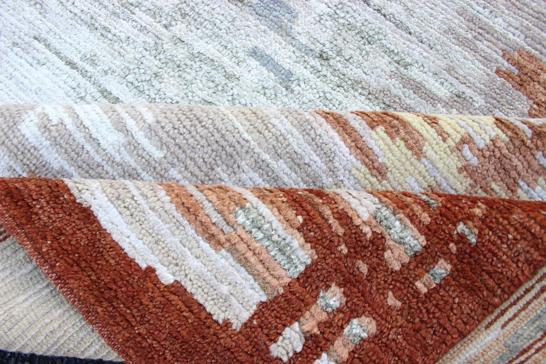 Tapis scandinave moderne à poils avec motif abstrait de coups de pinceau 5'0 x 8'0 en vente 2