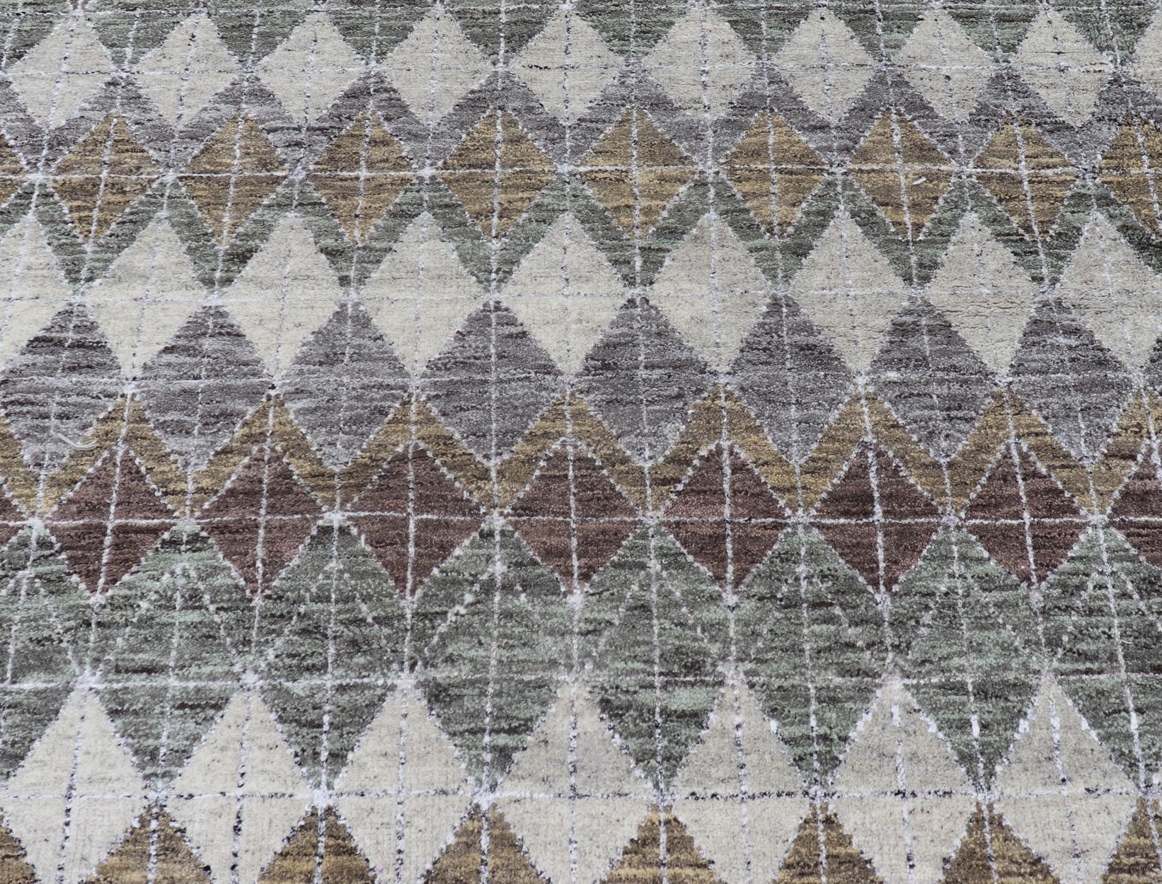 Modern Scandinavian Piled Rug with Diamond Pattern in Green and Brown 4'2 x 5'2 For Sale 3