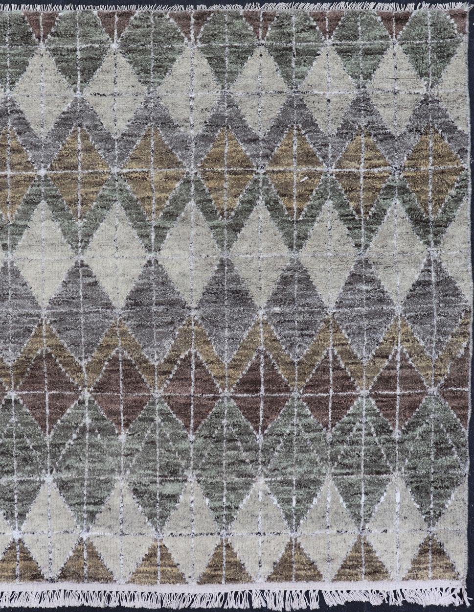 Modern Scandinavian Piled Rug with Diamond Pattern in Green and Brown 4'2 x 5'2 In Good Condition For Sale In Atlanta, GA