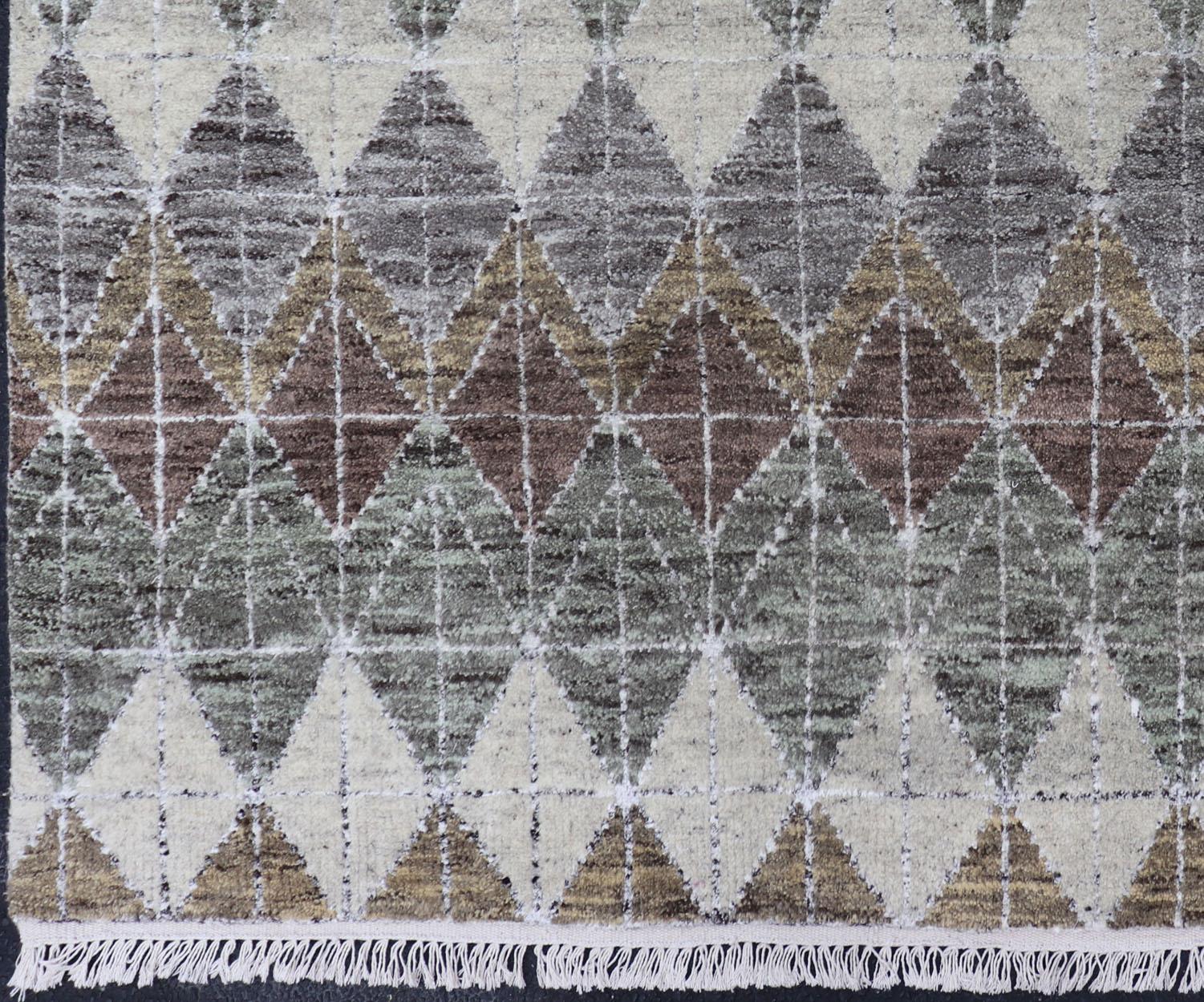 Wool Modern Scandinavian Piled Rug with Diamond Pattern in Green and Brown 4'2 x 5'2 For Sale