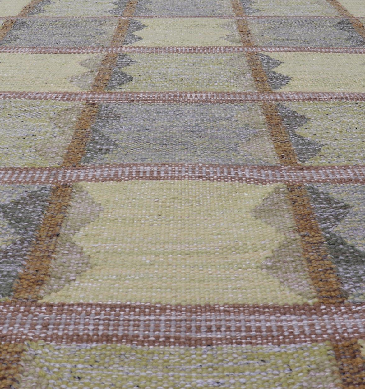 Moderner skandinavischer Teppich mit geometrischen Mustern in weichem Gelb 3'10 x 6'6 im Zustand „Neu“ im Angebot in Atlanta, GA
