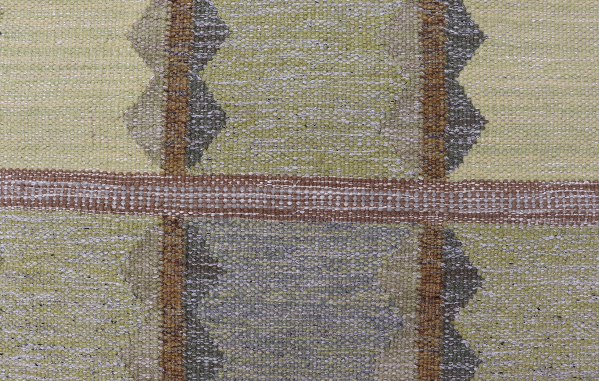 Moderner skandinavischer Teppich mit geometrischen Mustern in weichem Gelb 3'10 x 6'6 (Wolle) im Angebot
