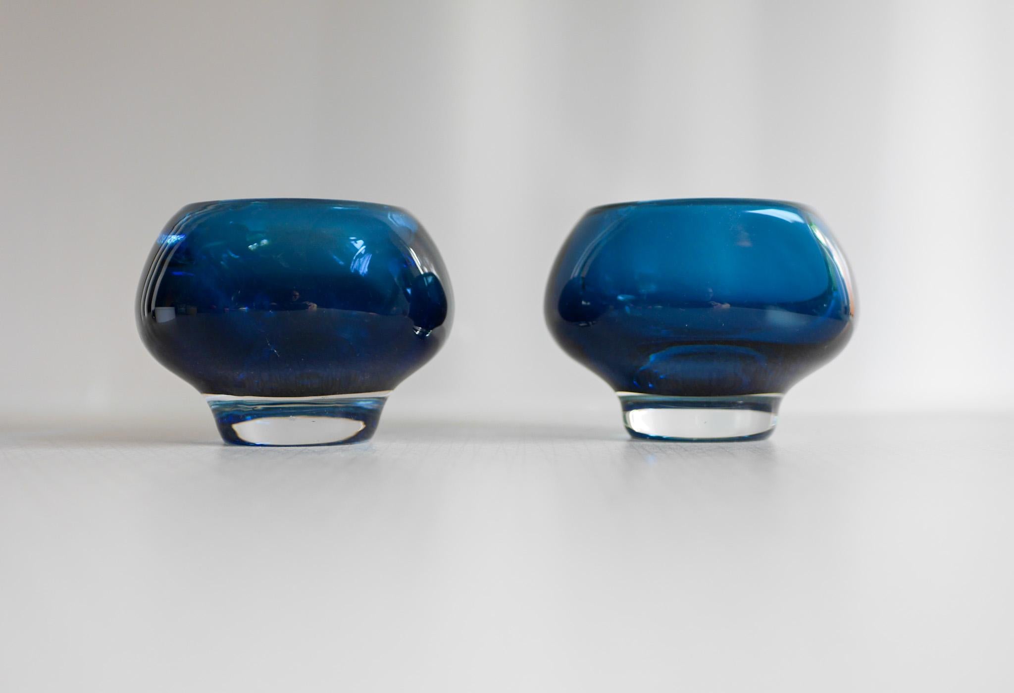 Mid-Century Modern Modern Scandinavian sommerso glass bowls by Mona Morales Kosta Boda, Sweden For Sale