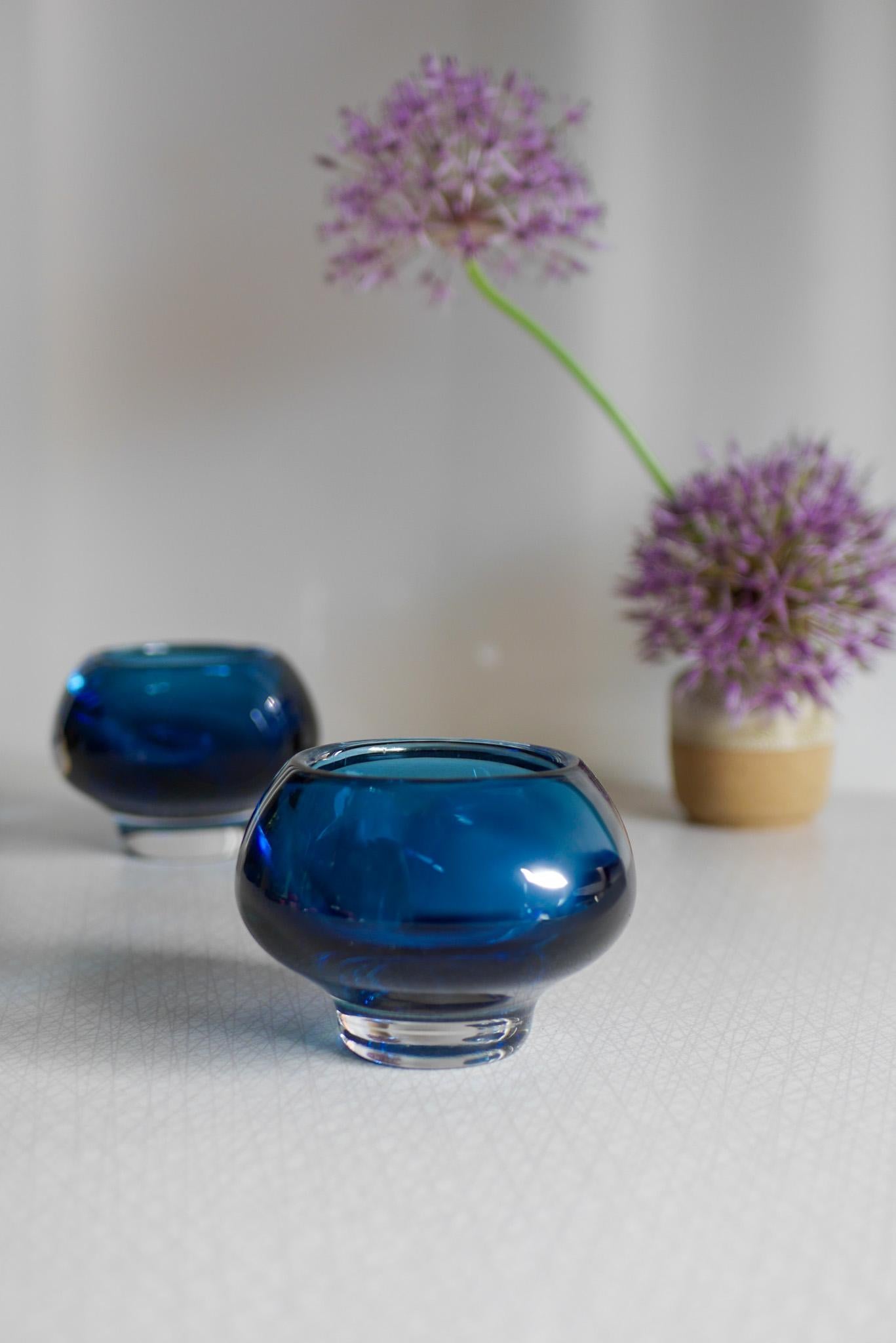 Blown Glass Modern Scandinavian sommerso glass bowls by Mona Morales Kosta Boda, Sweden For Sale