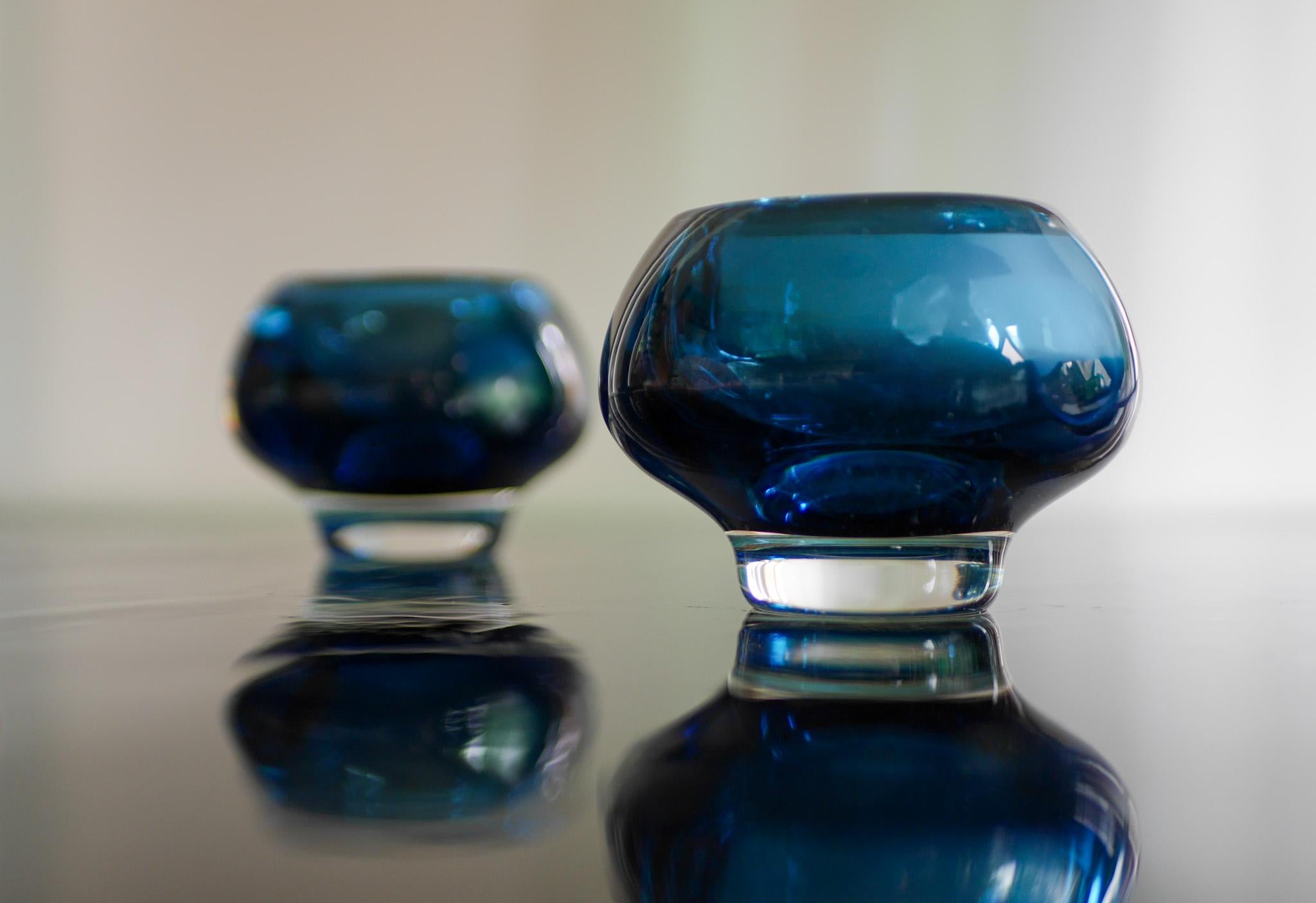 Modern Scandinavian sommerso glass bowls by Mona Morales Kosta Boda, Sweden For Sale 2