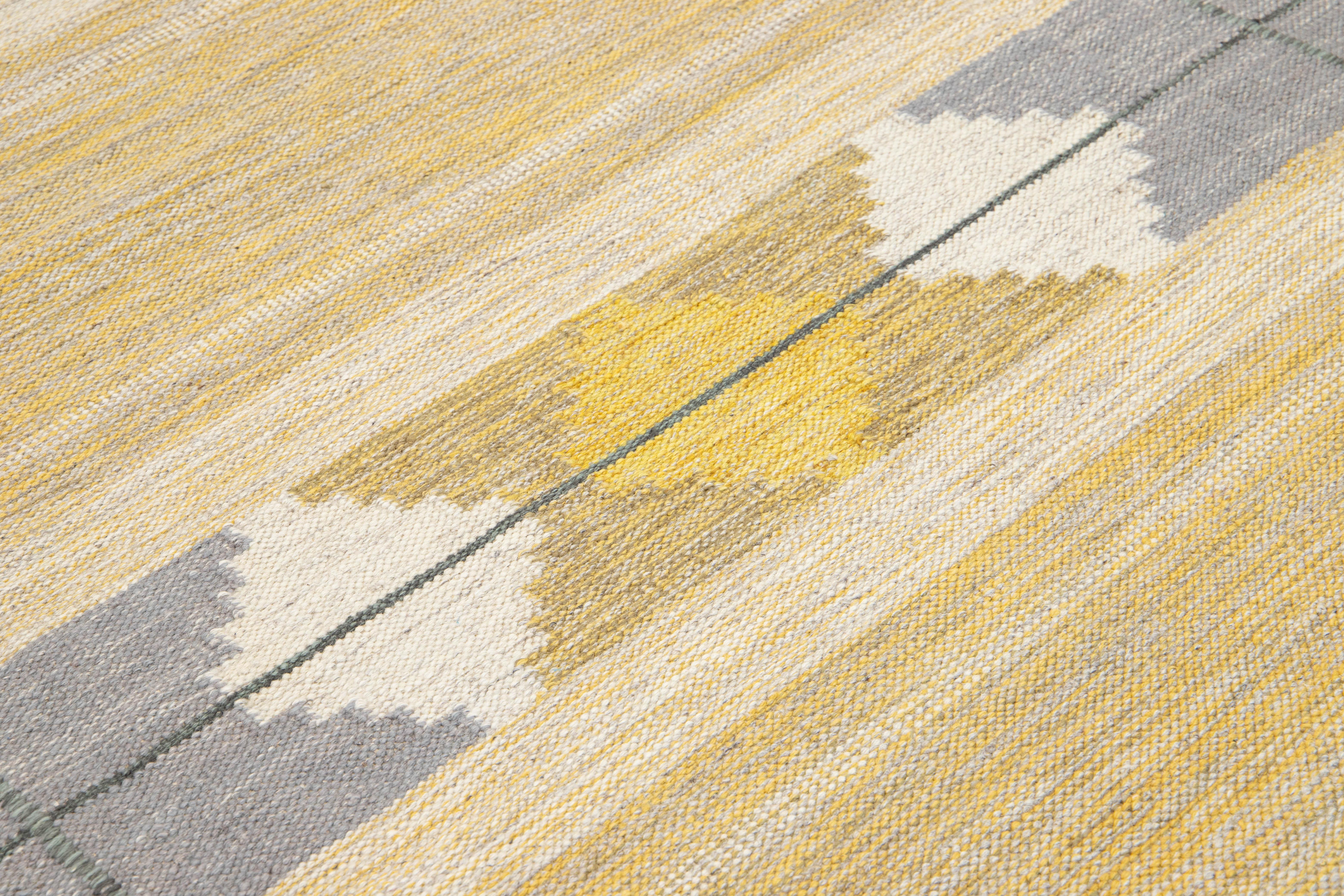 Annodato a mano Tappeto in lana beige a trama piatta in stile scandinavo moderno con disegno geometrico in vendita