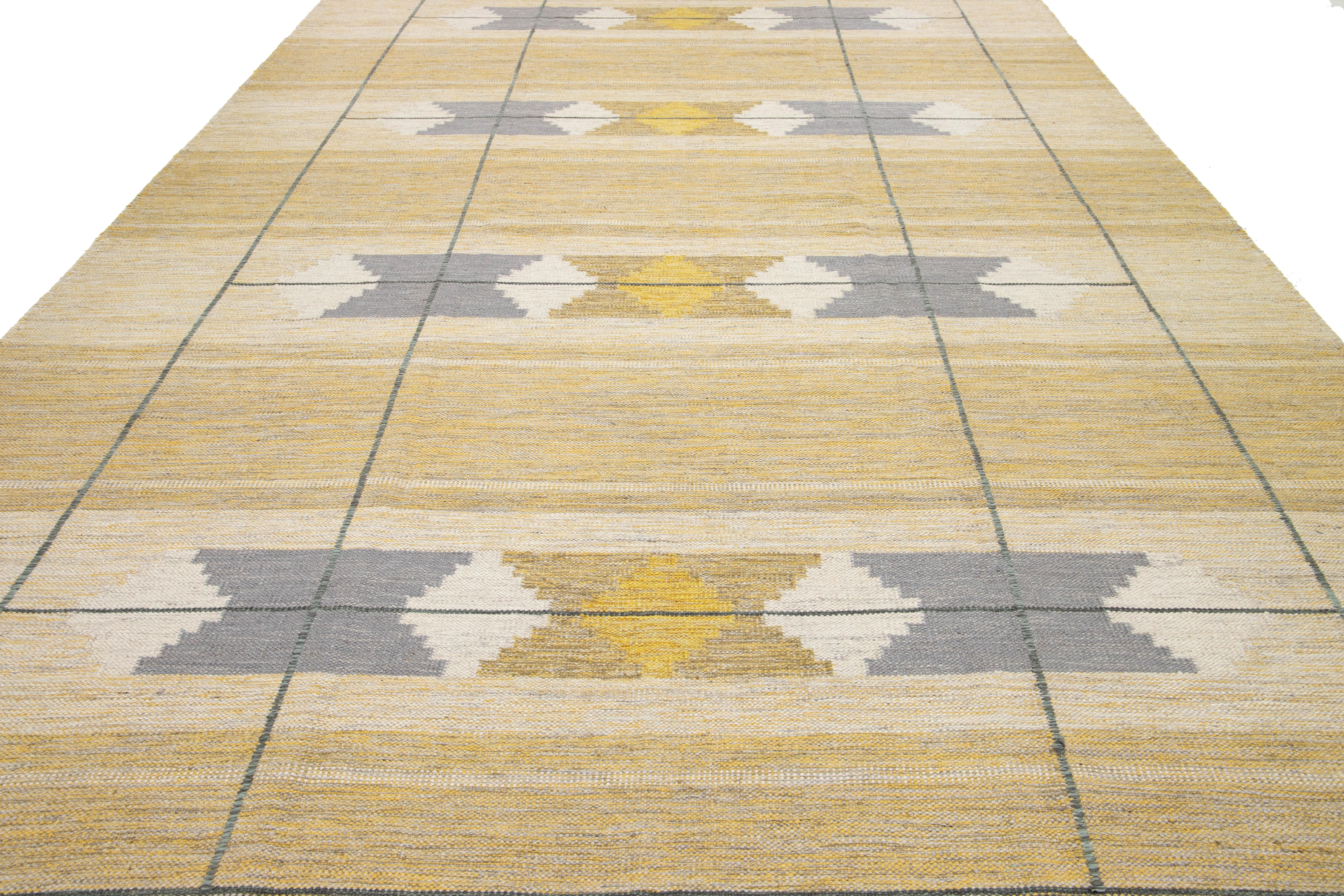 Tappeto in lana beige a trama piatta in stile scandinavo moderno con disegno geometrico In condizioni Nuovo in vendita a Norwalk, CT