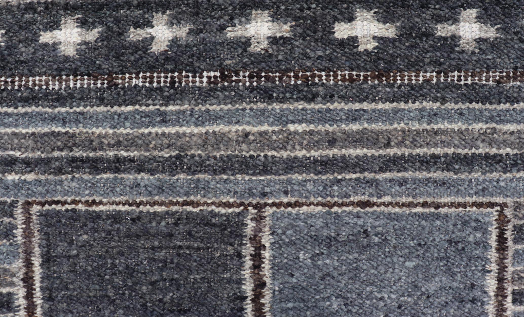 Indien Tapis scandinave/suédois moderne en bleu, anthracite, gris et crème en vente
