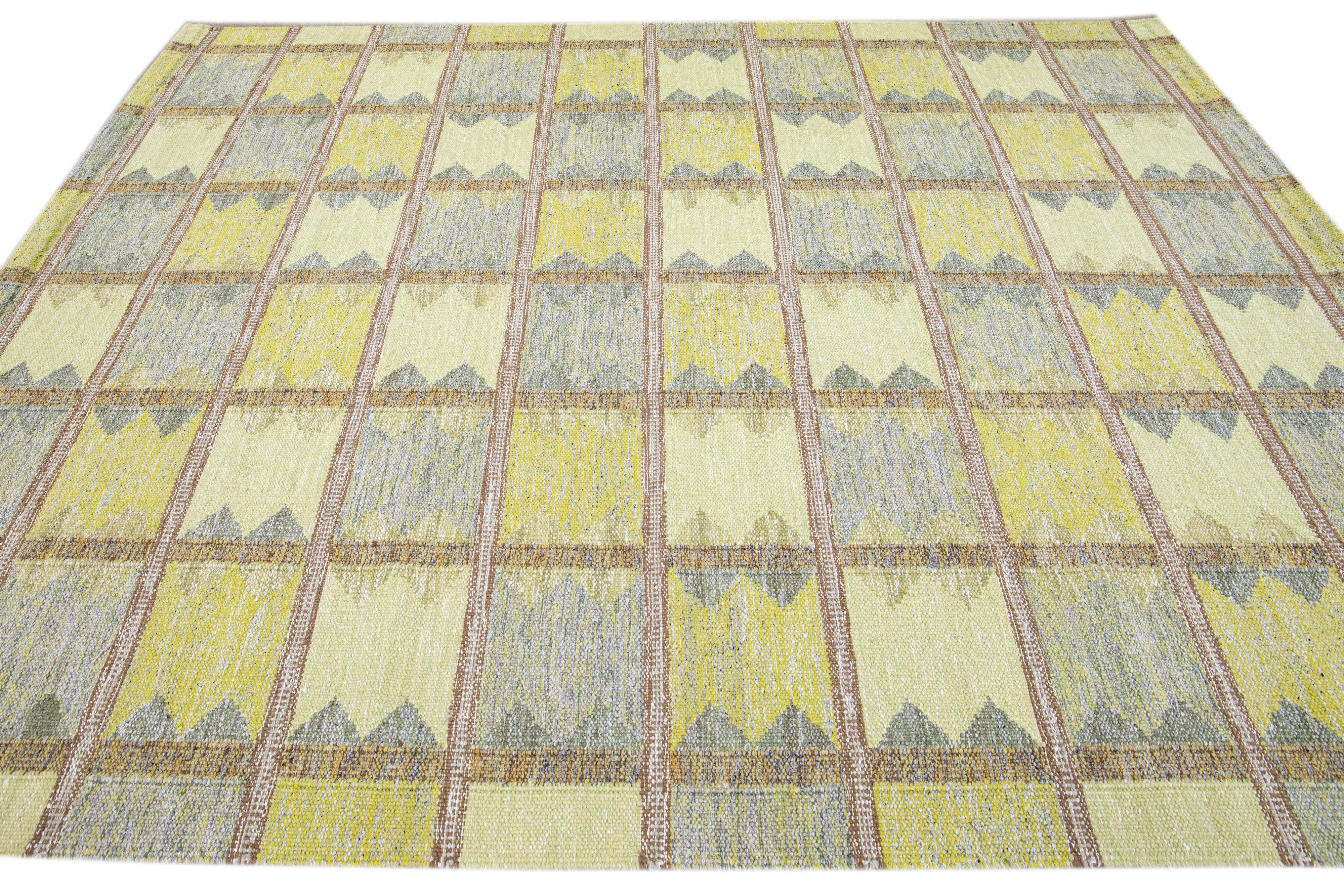 Indiano Tappeto Scandinavo Moderno Geometrico Giallo e Grigio fatto a mano Dimensioni CameraWool in vendita